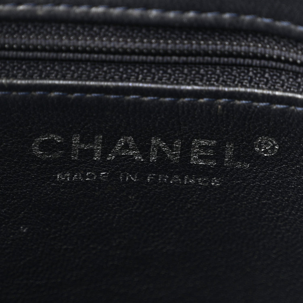 Caviar Quilted Medallion Tote Navy