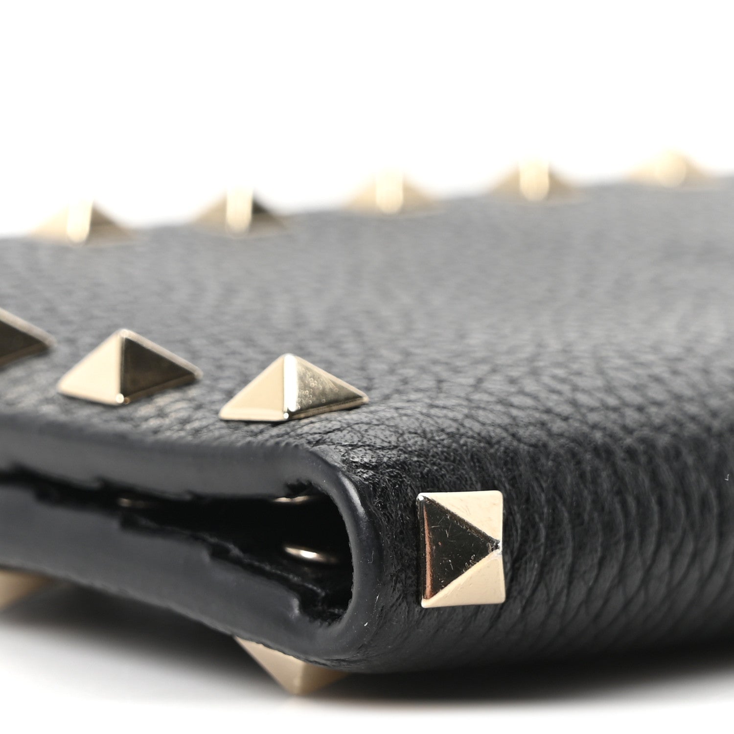 Pebbled Calfskin Rockstud Continental Wallet Black