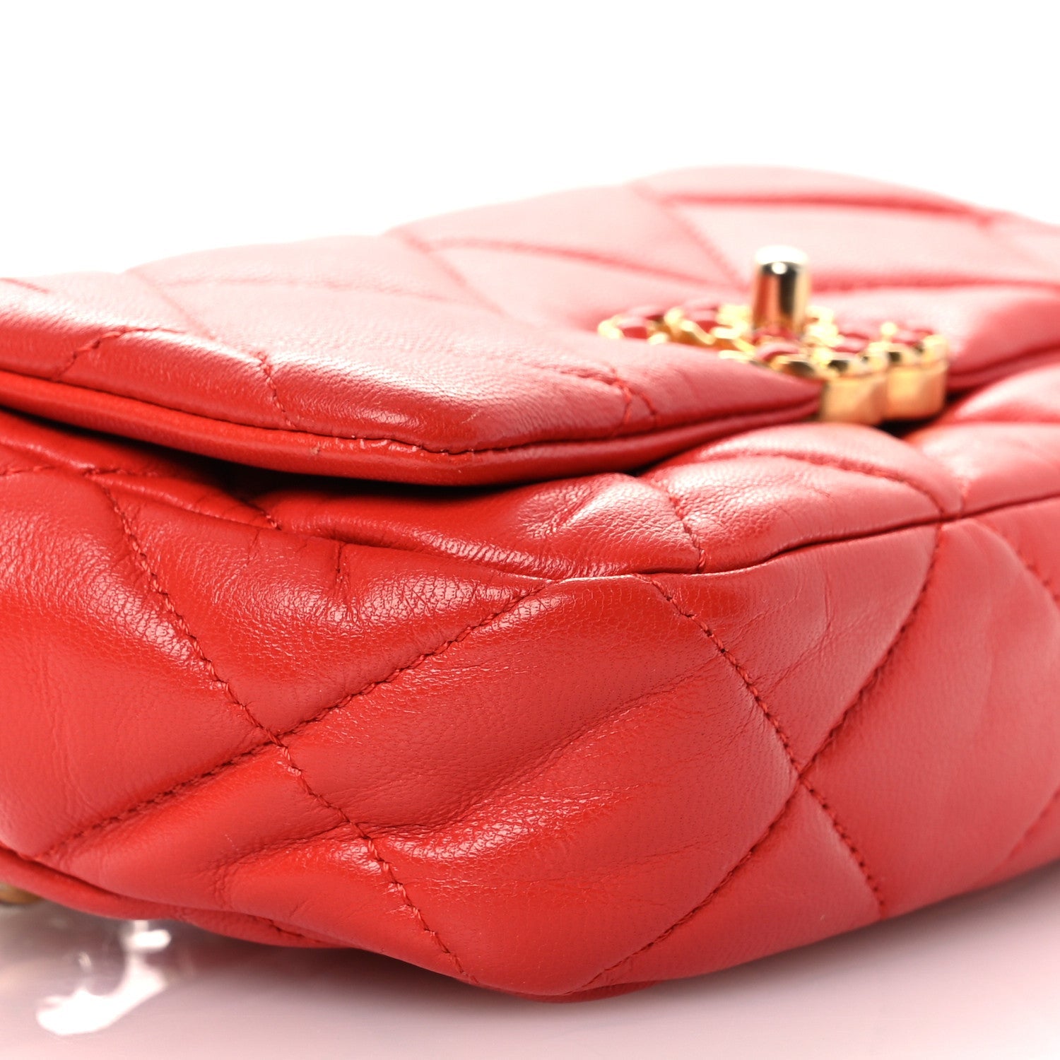 Lambskin Quilted Chanel 19 Waist Bag Red