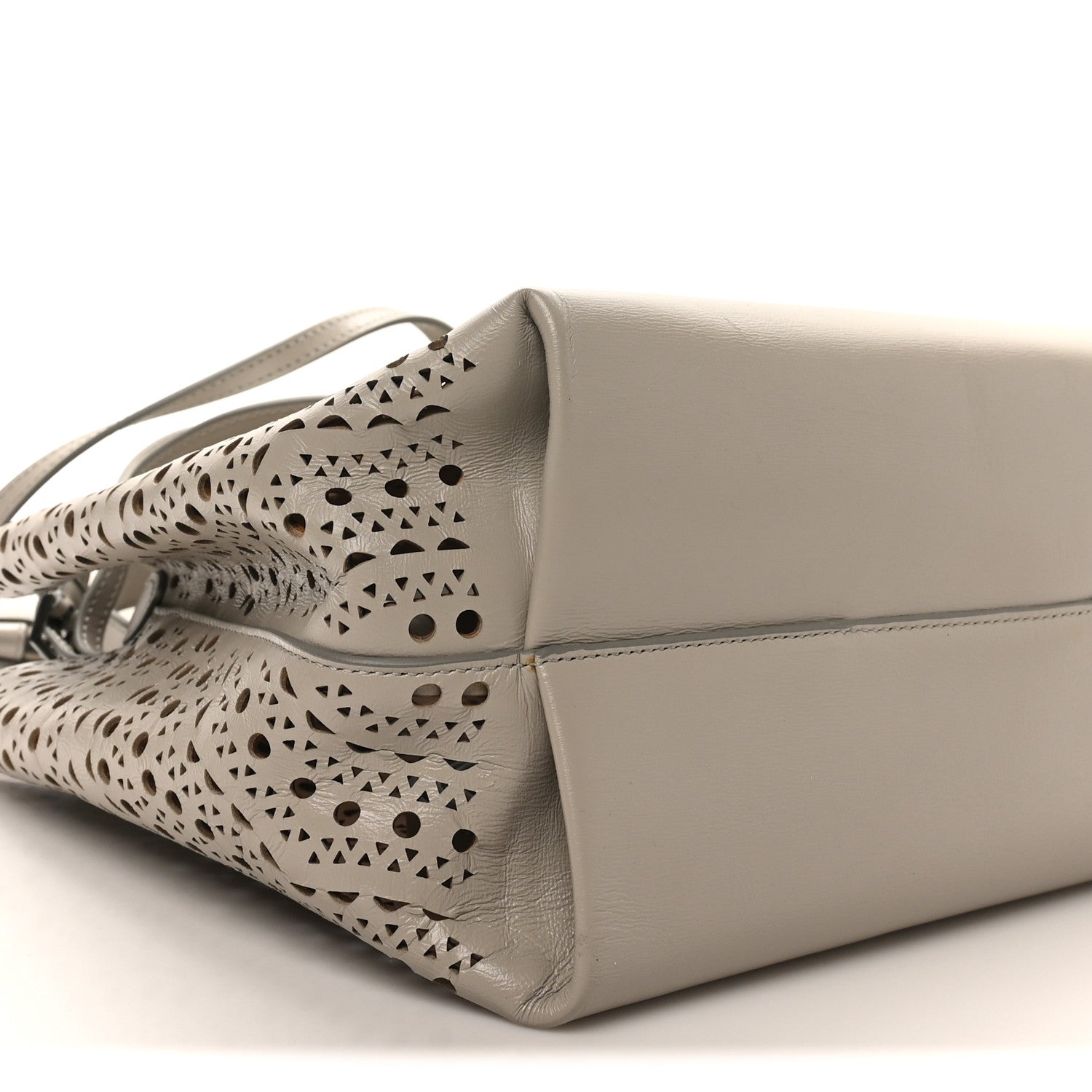 Lux Calfskin Vienne Wave Mina 25 Bag Perle
