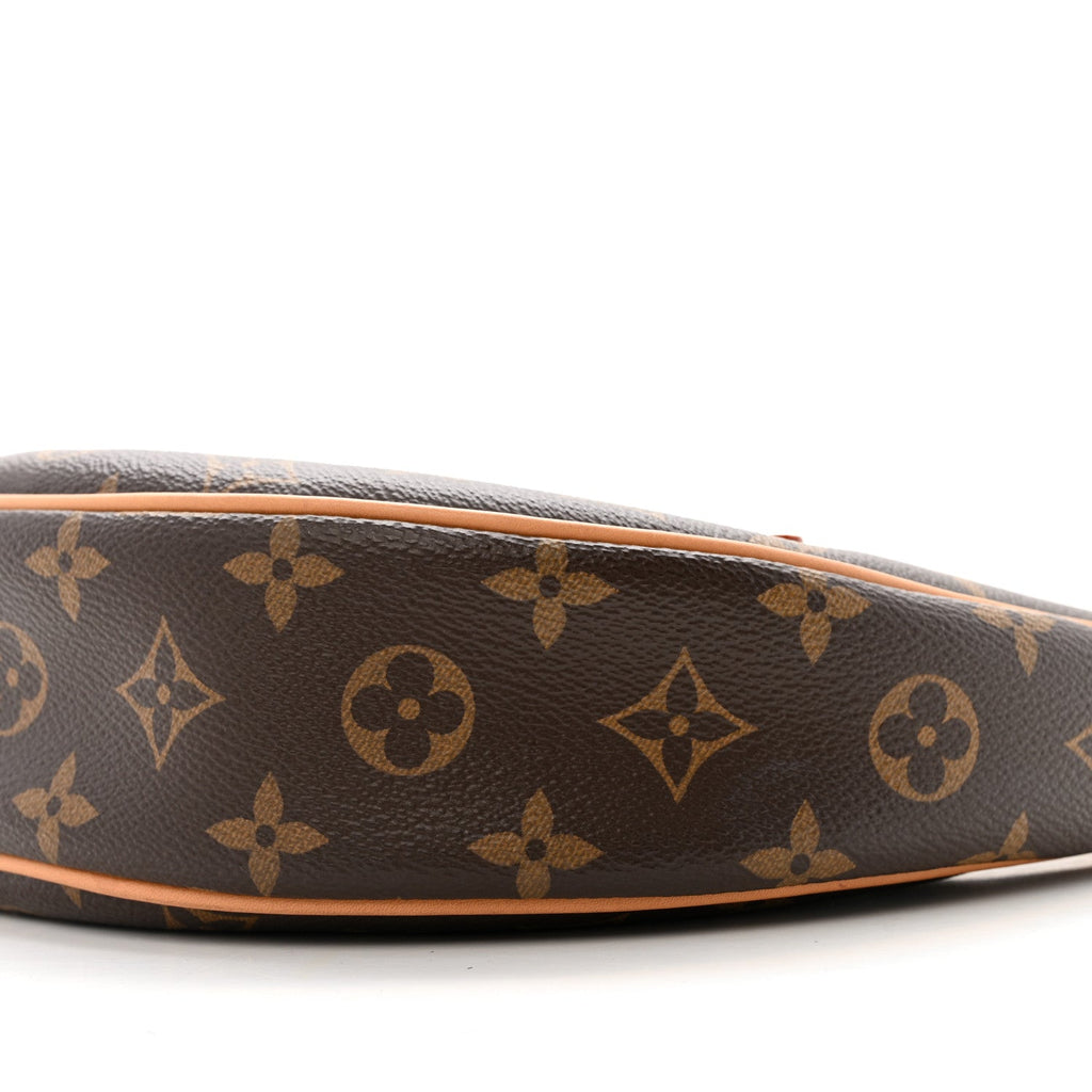 Monogram Loop