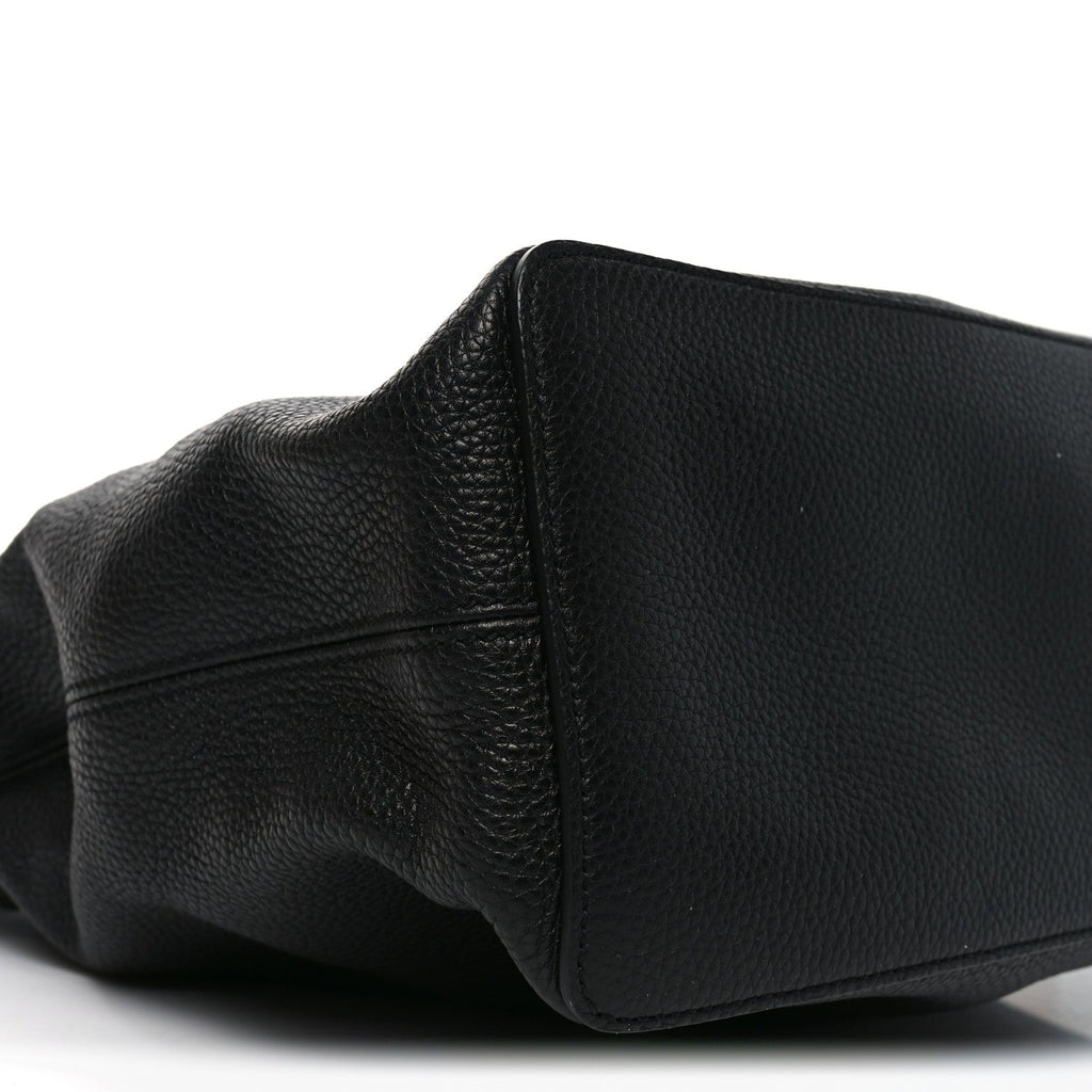 Pebbled Calfskin Large Soho Hobo Black