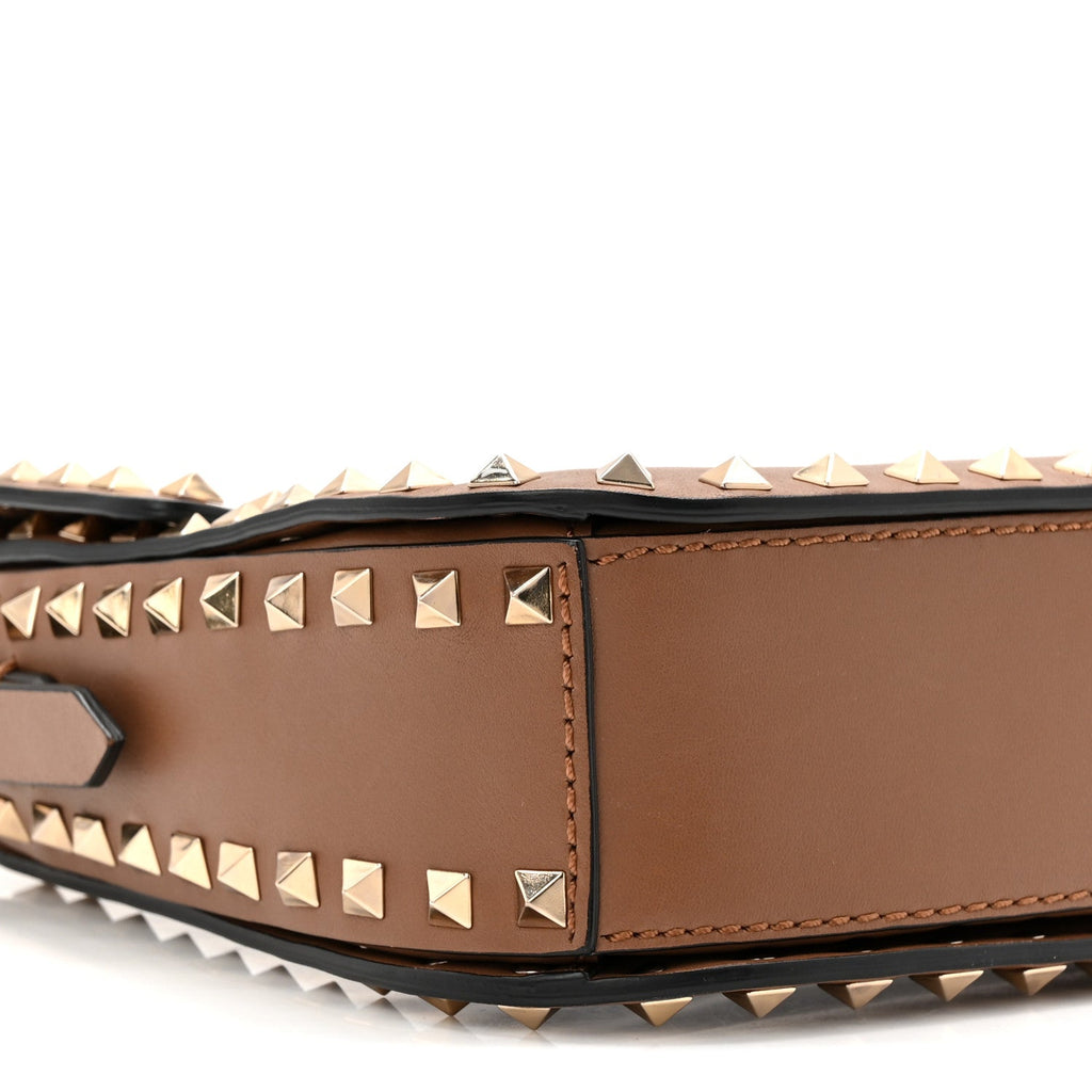 Vitello Medium Rockstud Flap Saddle Bag Brown