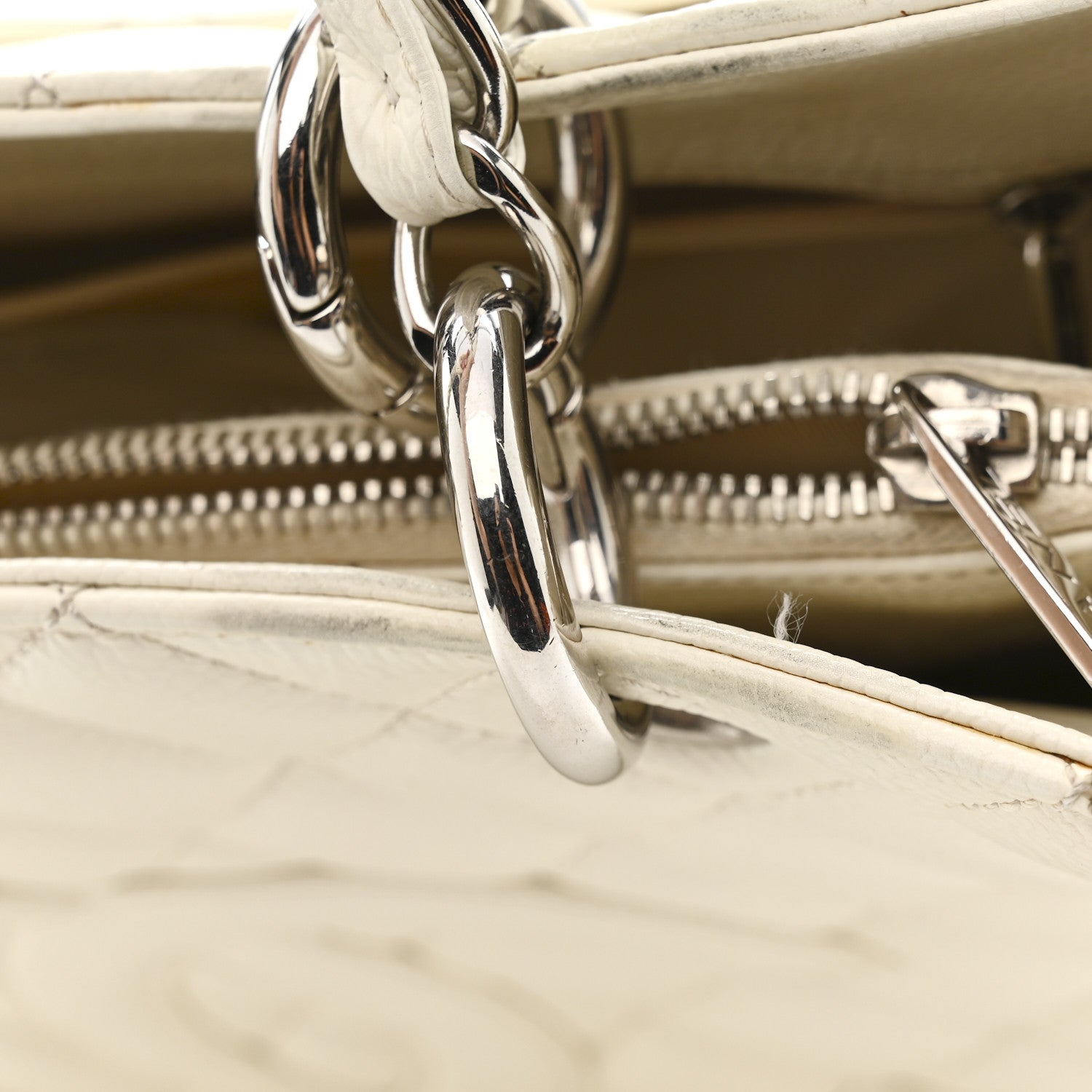 Caviar Quilted Grand Shopping Tote GST White