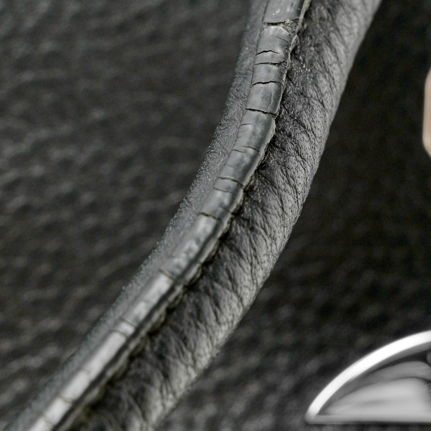 Vitello Daino Tote Dark Grey