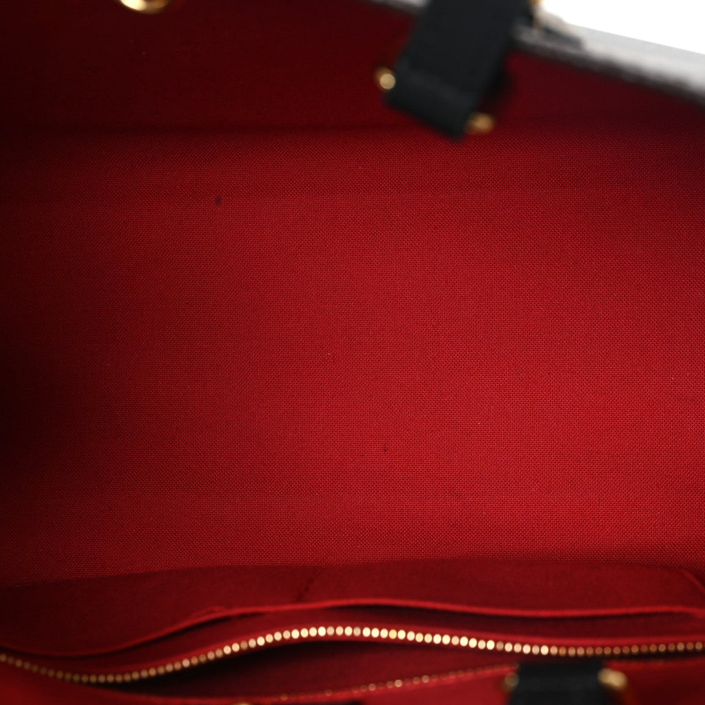 Reverse Monogram Giant Onthego MM