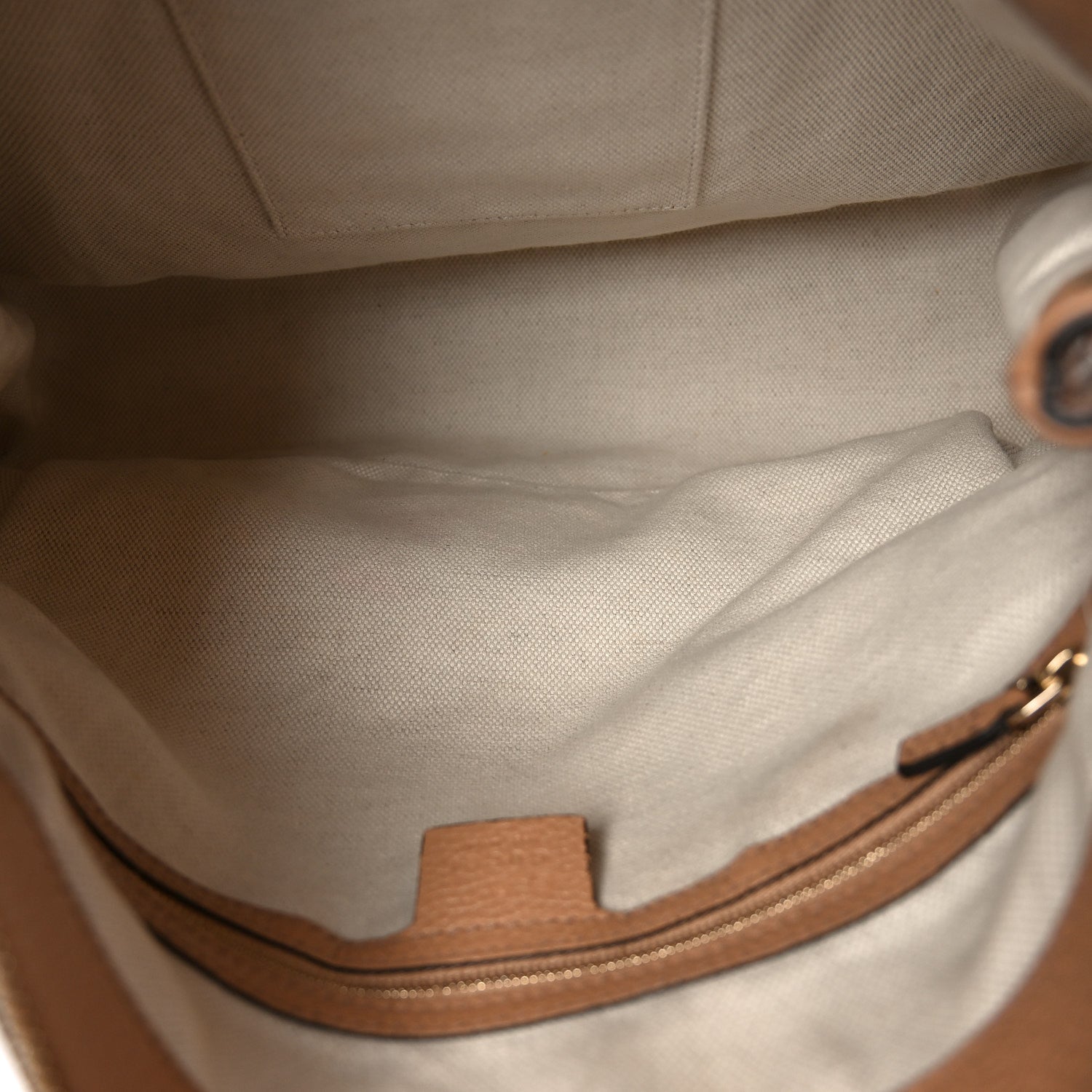 Pebbled Calfskin Large Soho Hobo Camelia