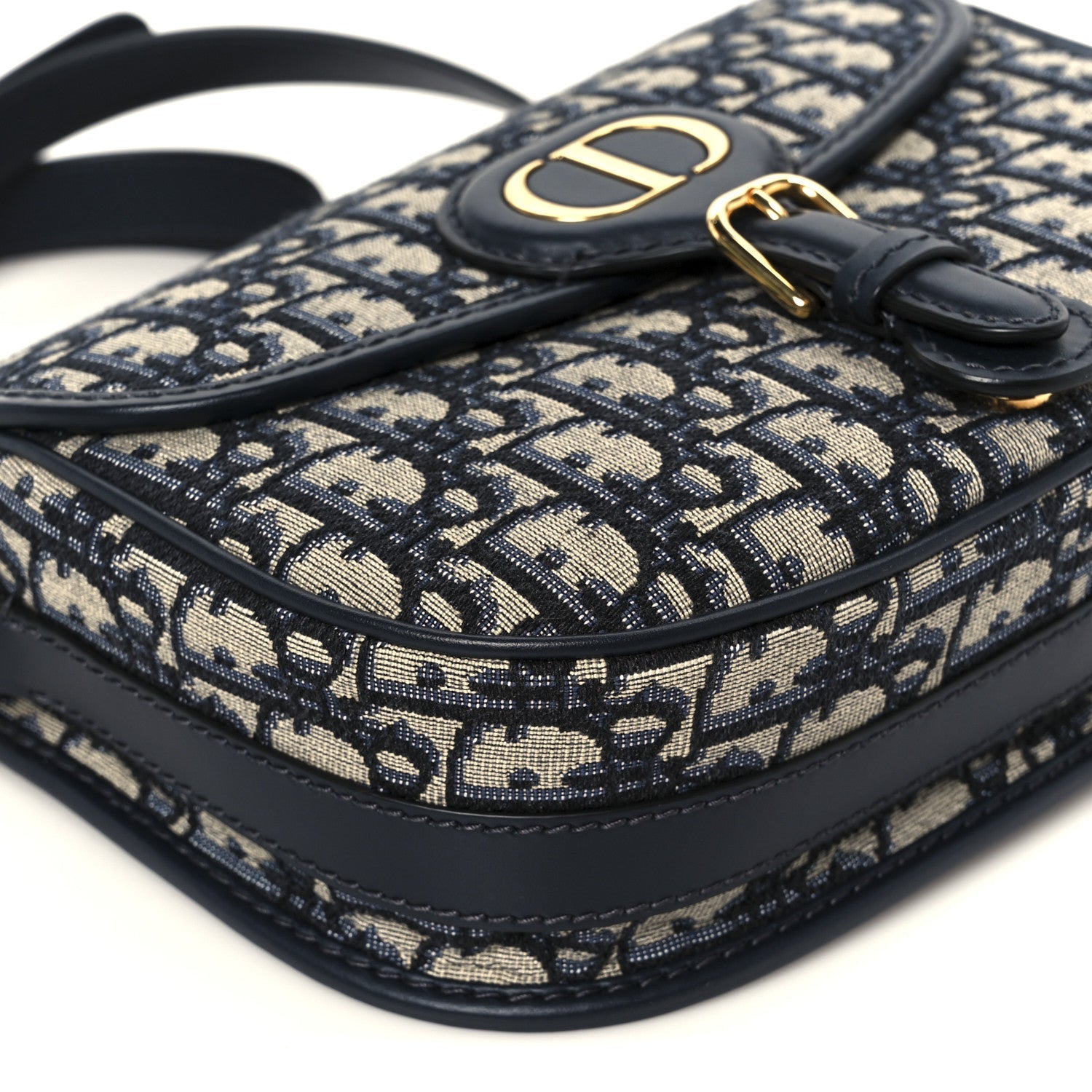 Oblique Medium Bobby Flap Blue