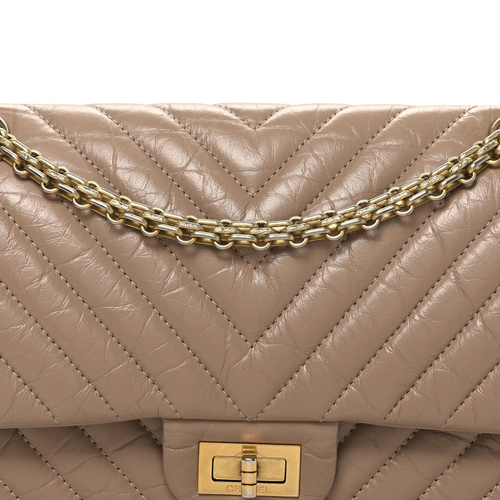 Aged Calfskin Chevron Quilted 2.55 Reissue 225 Flap Beige
