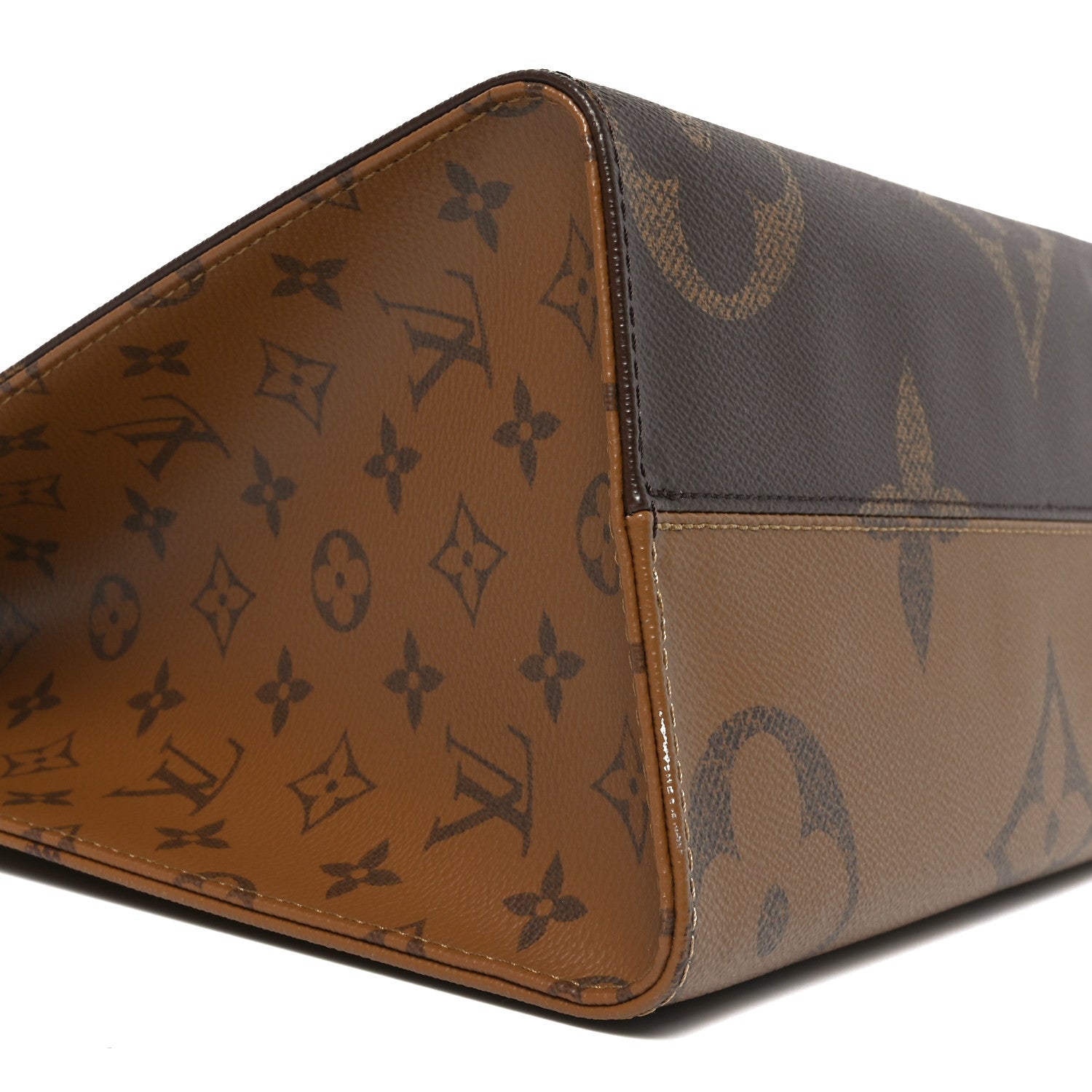 Reverse Monogram Giant Onthego MM
