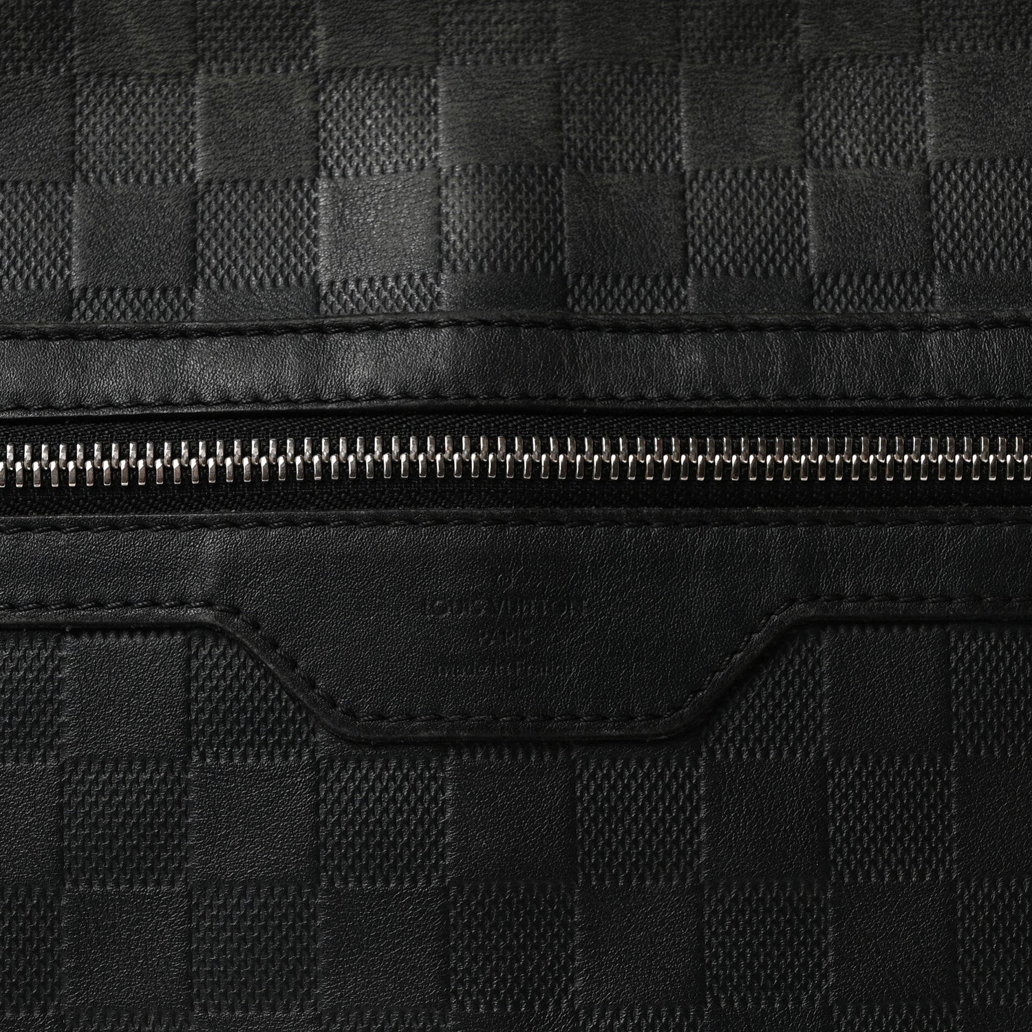 Damier Infini Calypso MM Black