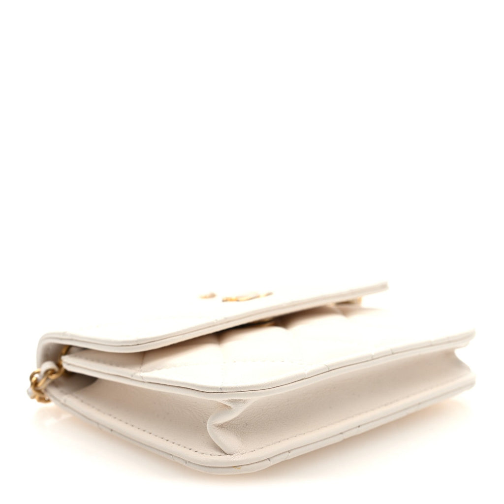 Lambskin Quilted Pearl Crush Clutch With Chain White