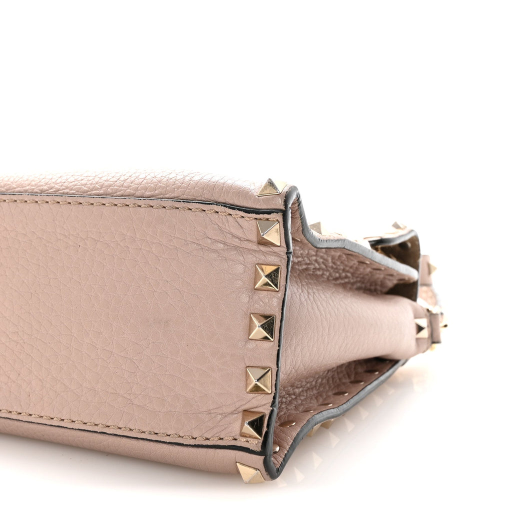 Pebbled Calfskin Medium Rockstud Top Handle Shoulder Bag Poudre