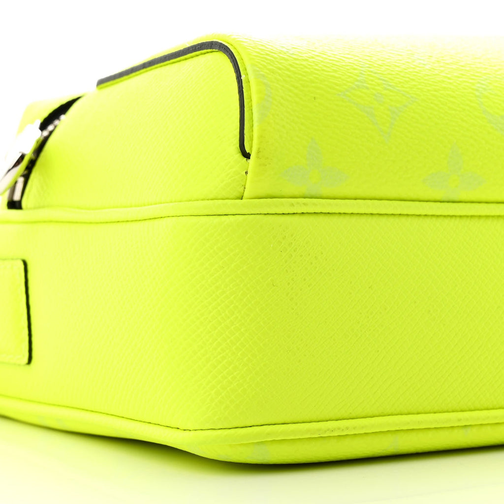 Taigarama Outdoor Messenger Neon Yellow
