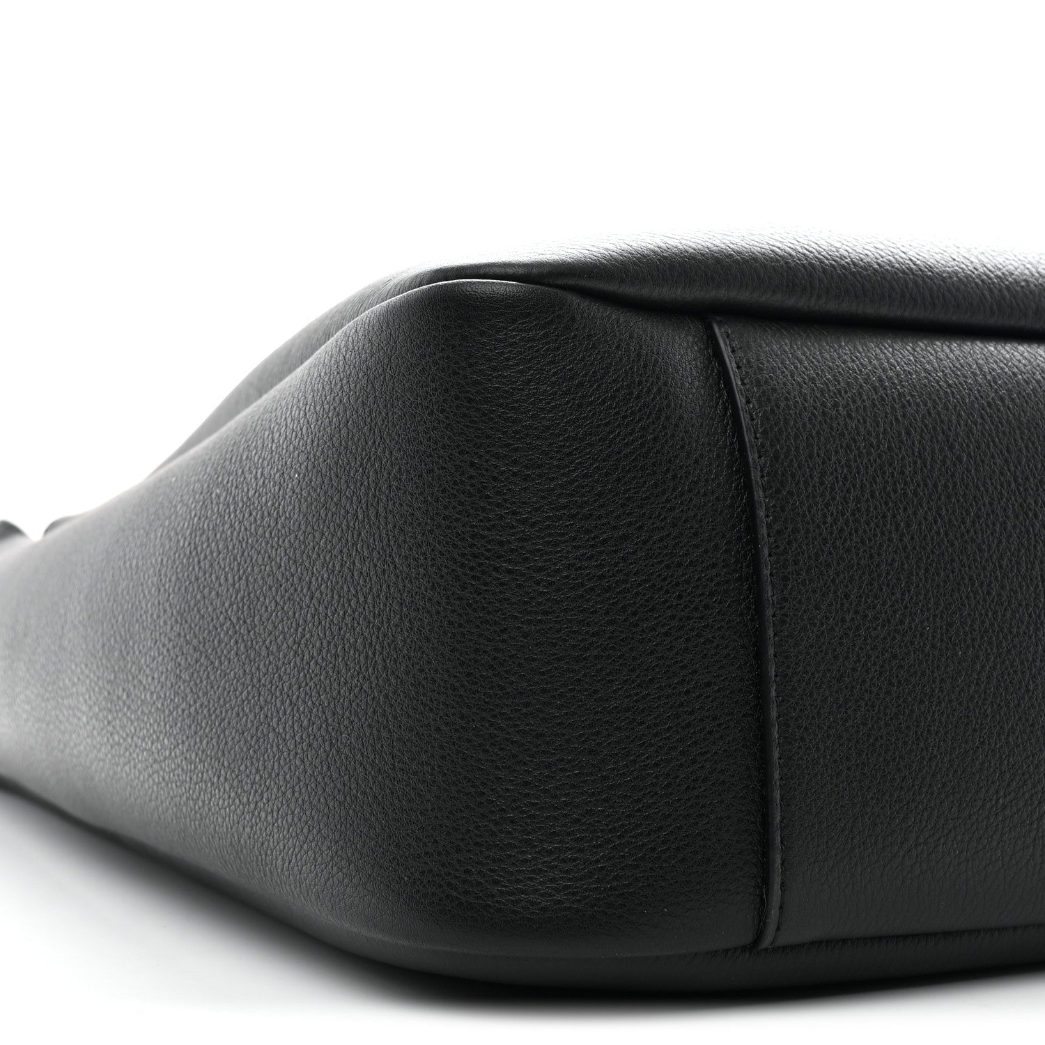 Supple Calfskin Large Le 5 A 7 Soft Hobo Black