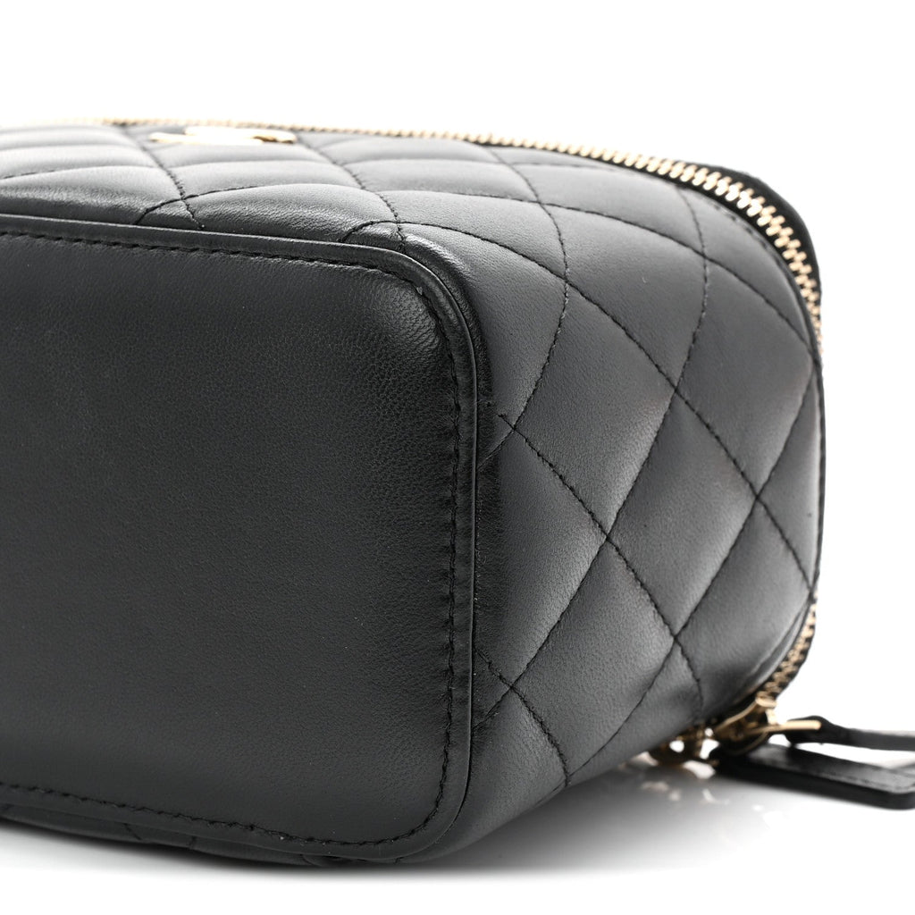Lambskin Quilted Small Top Handle Vanity Case With Chain Black