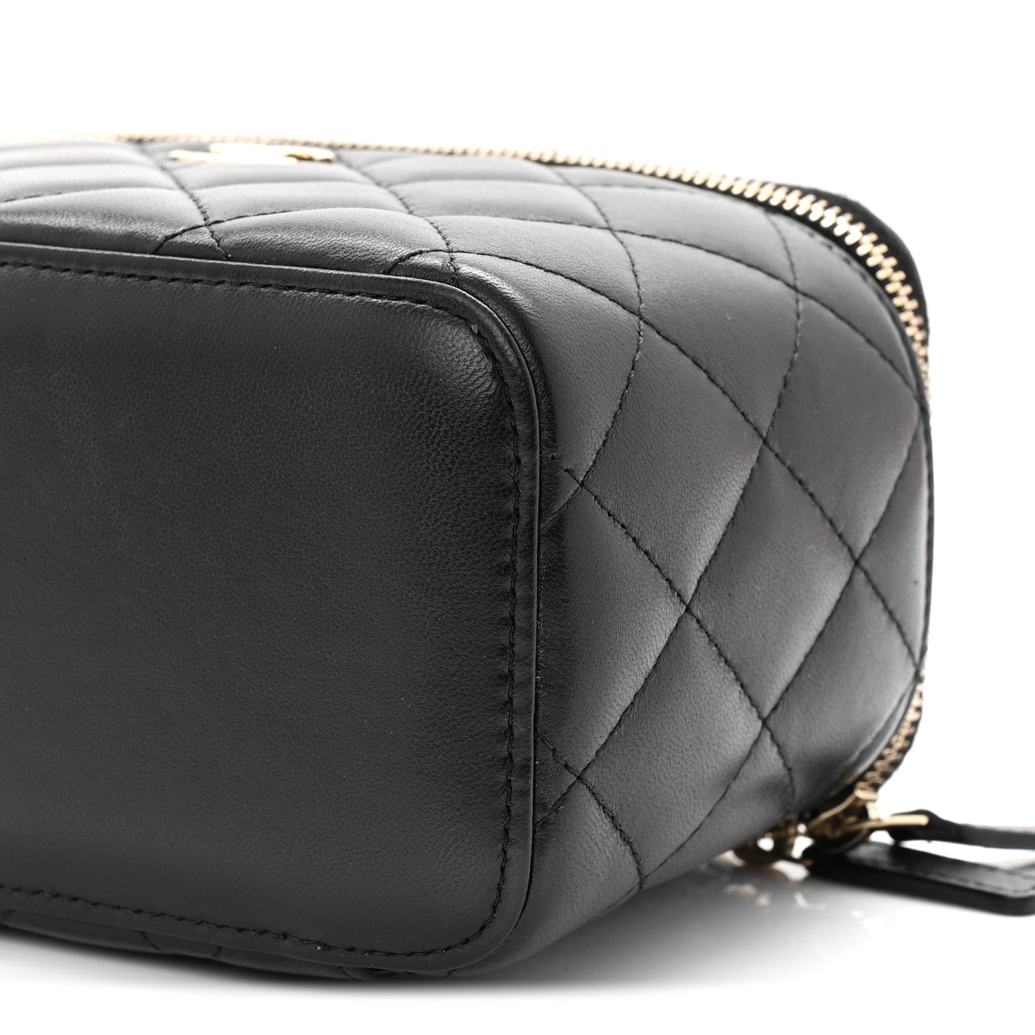 Lambskin Quilted Small Top Handle Vanity Case With Chain Black