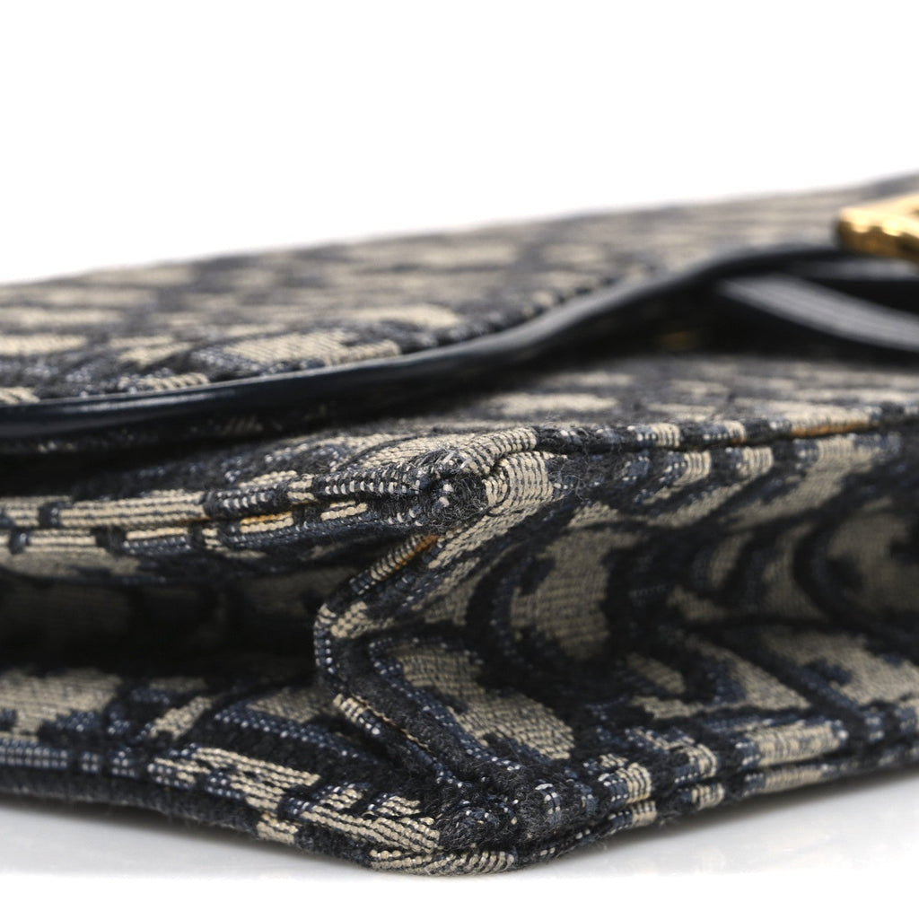 Oblique Saddle Chain Pouch Blue