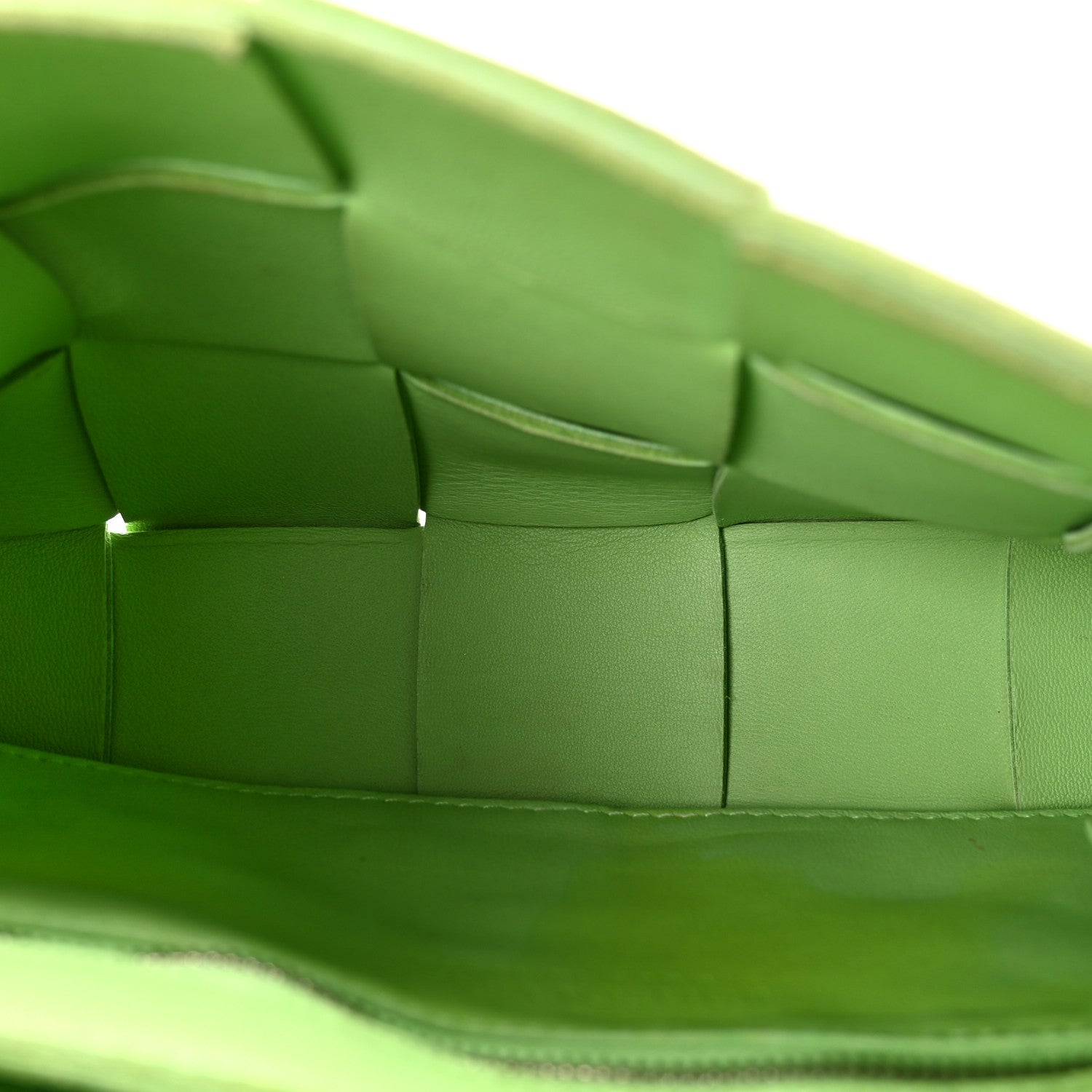 Lambskin Maxi Intrecciato Cassette Crossbody Bag Pistachio