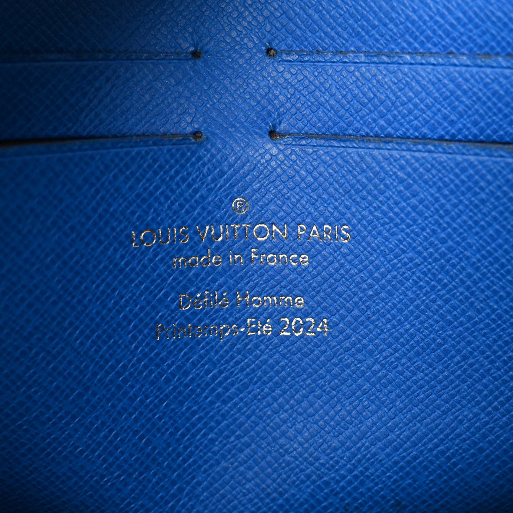 Damier Pop Pochette Voyage MM Blue