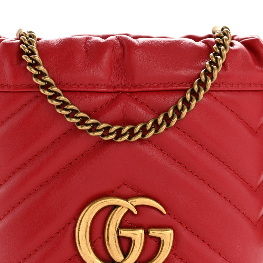 Calfskin Matelasse Mini GG Marmont 2.0 Bucket Bag Hibiscus Red