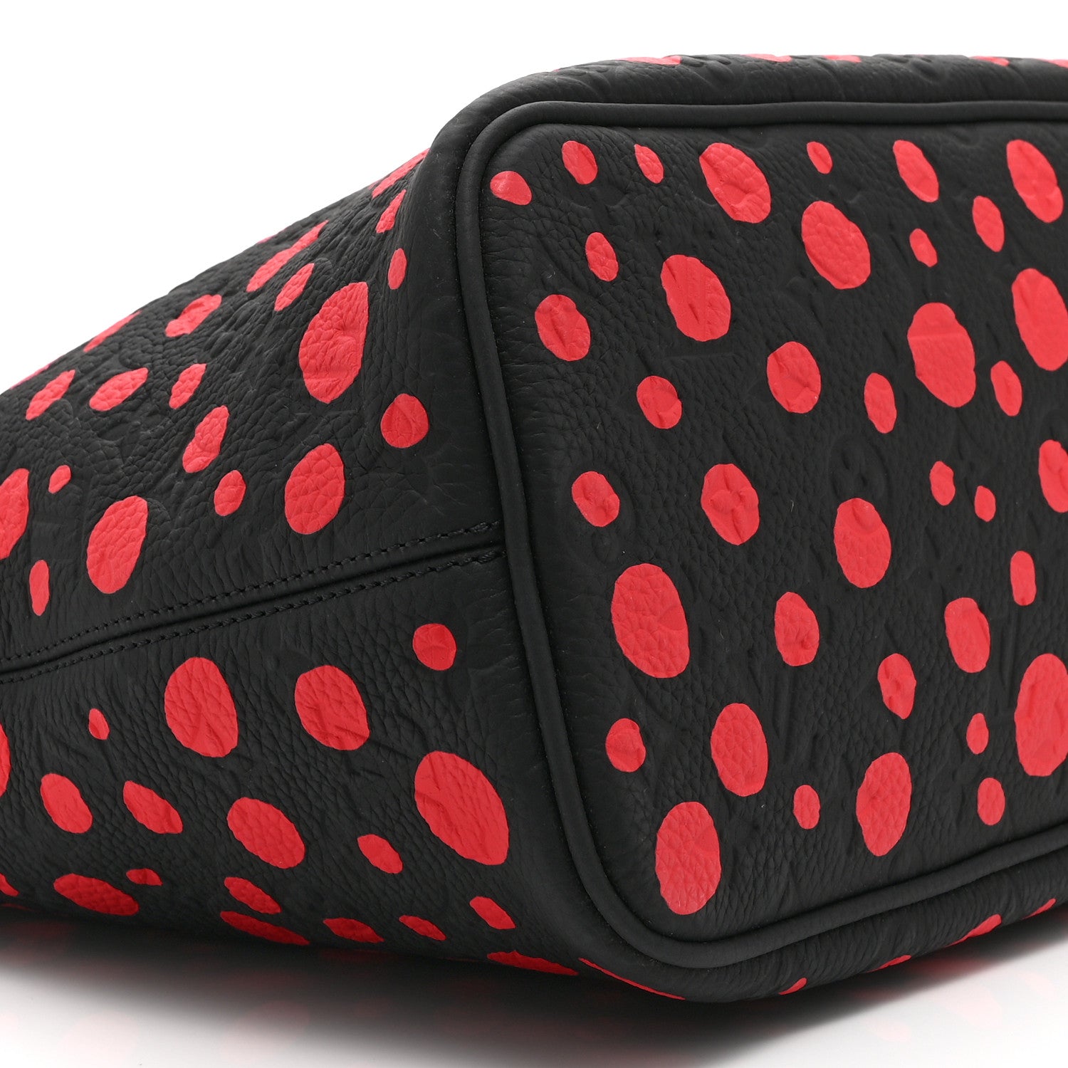 LV X YK Taurillon Lock It MM Black Red