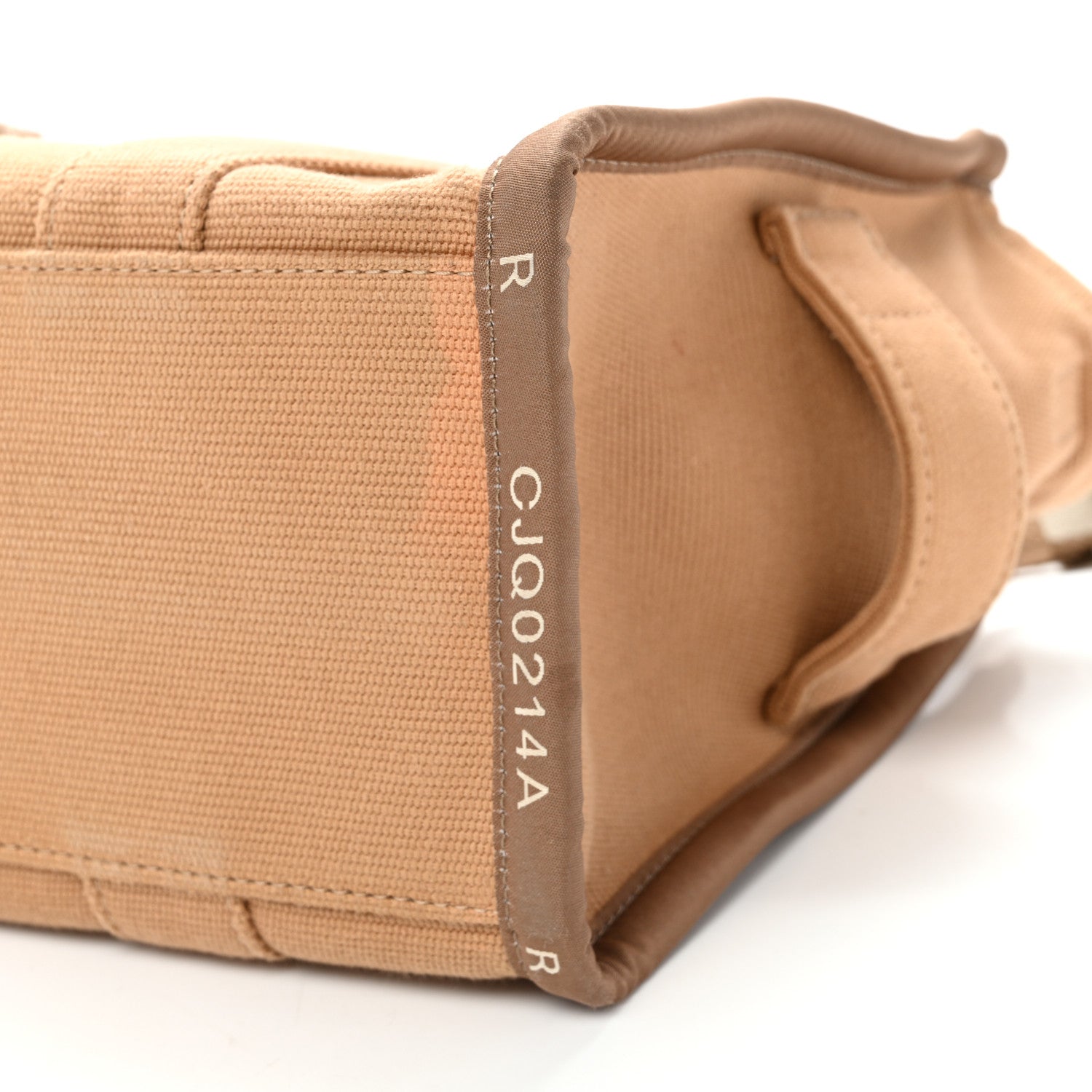 Jacquard Medium The Traveler Tote Bag Camel