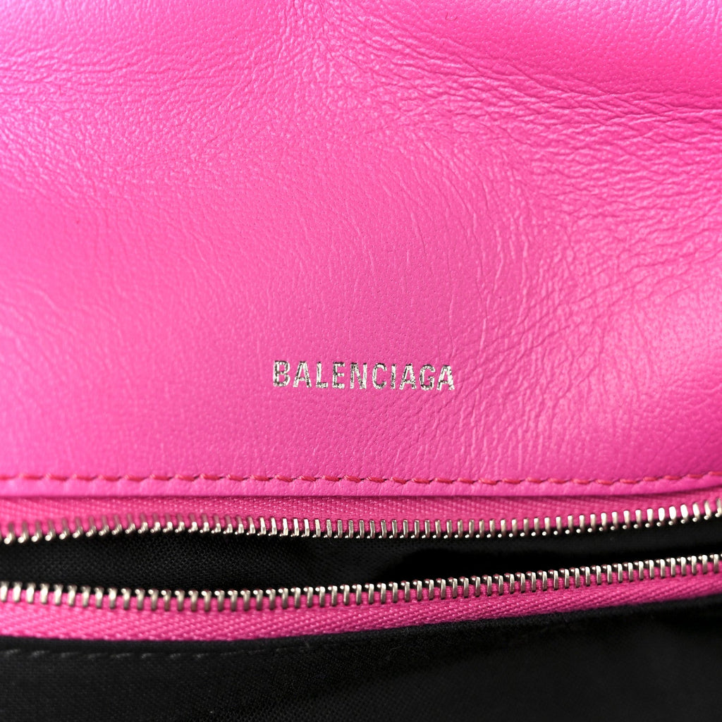Nappa Calfskin Quilted Touch B Puffy Clutch Fuchsia