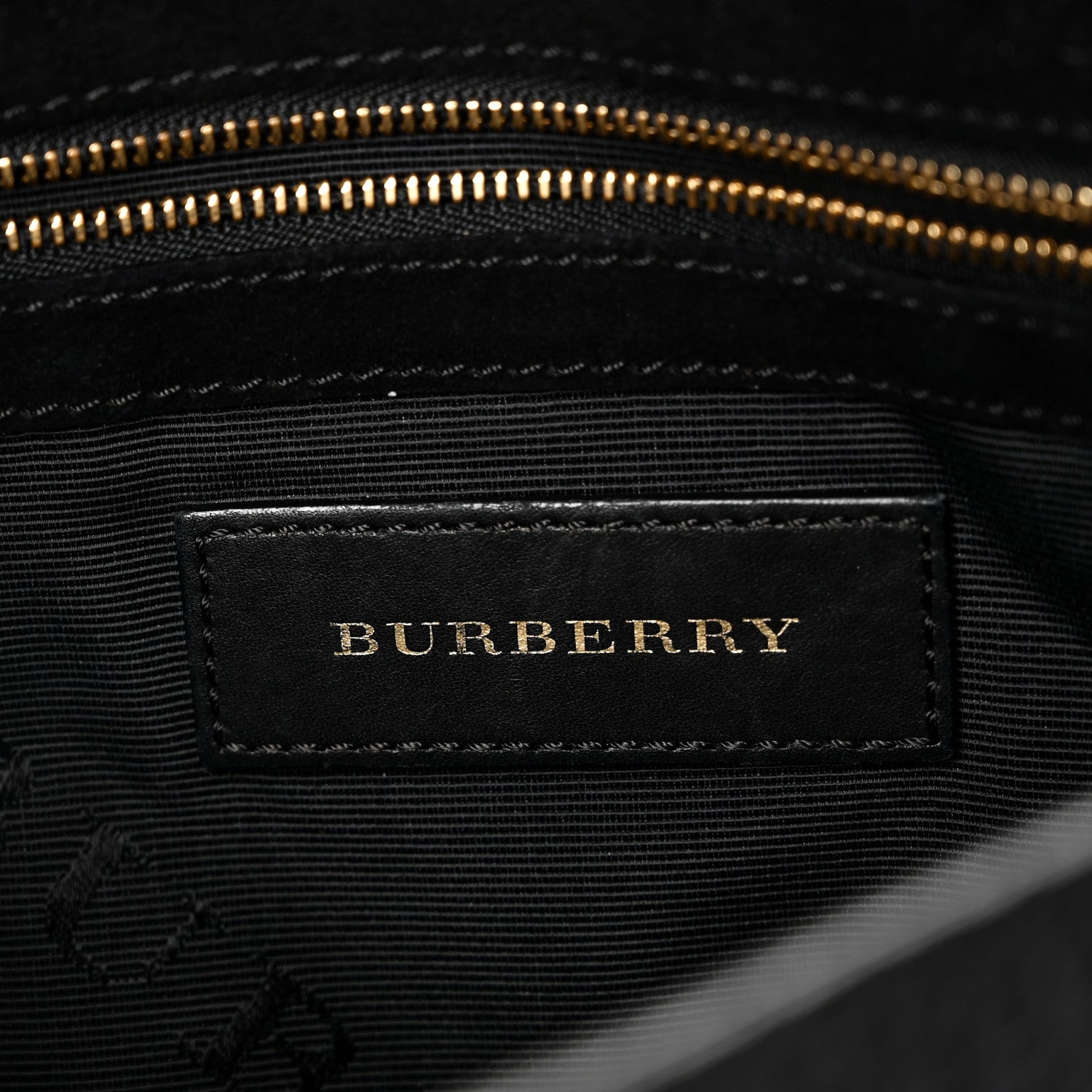 Signature Grain Medium Mildenhall Crossbody Bag Black