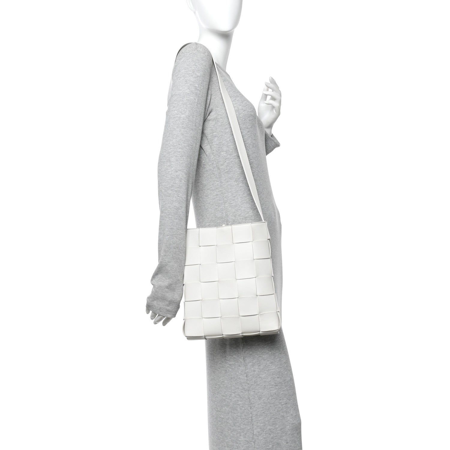 Lambskin Maxi Intrecciato Cassette Messenger Chalk