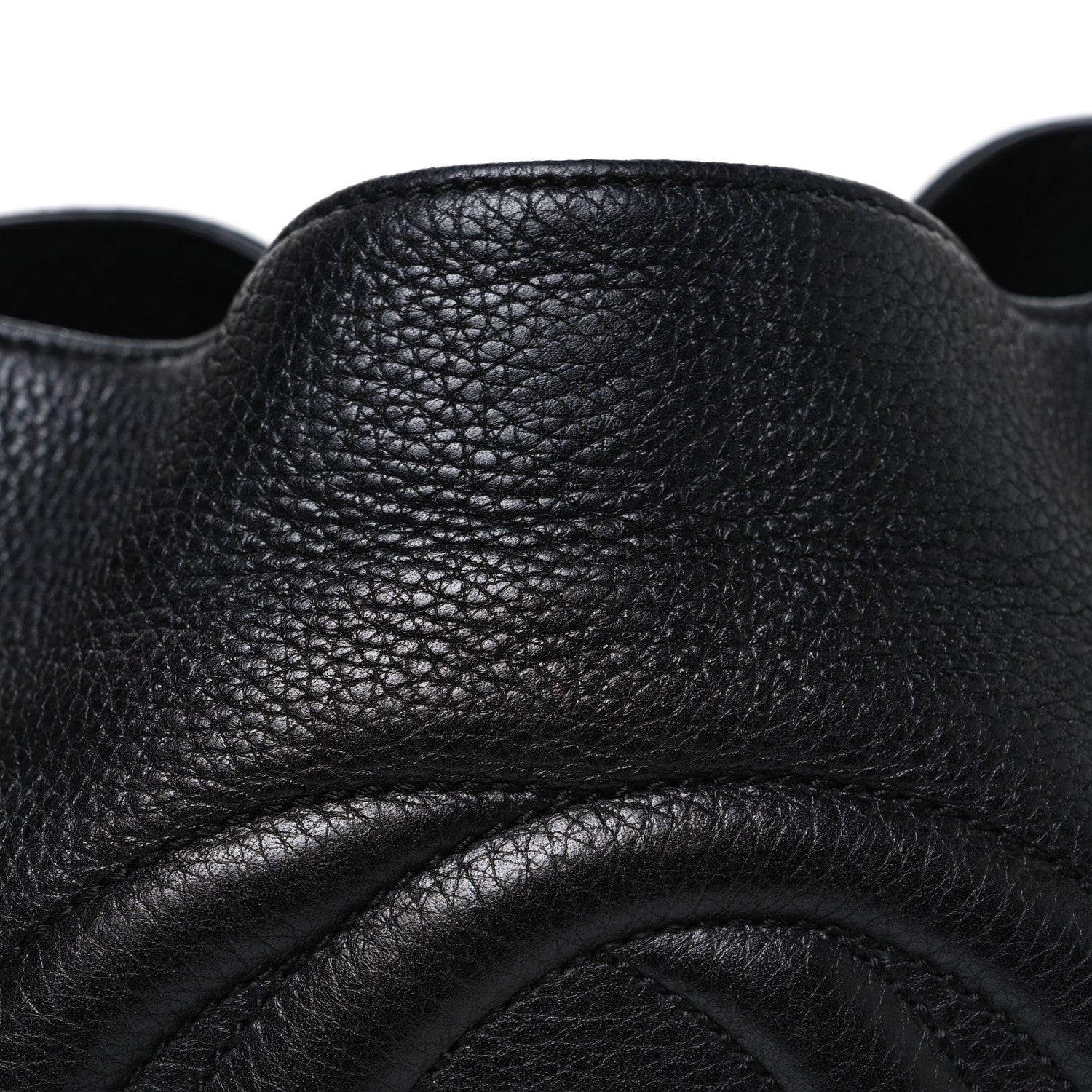 Pebbled Calfskin Medium Soho Chain Shoulder Bag Black