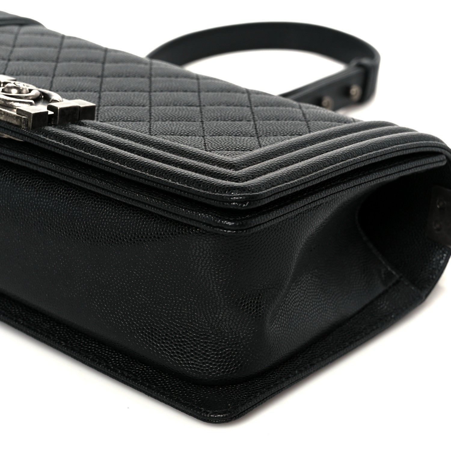 Caviar Quilted Medium Boy Flap Black