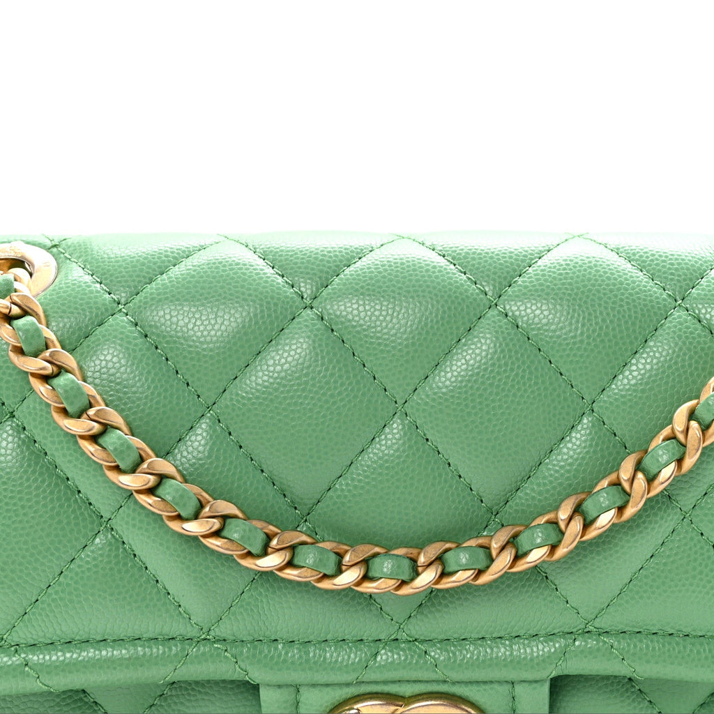 Caviar Quilted Medium Sweet Classic Flap Green