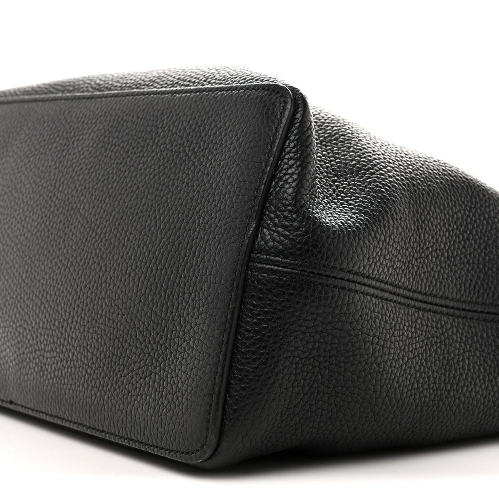 Pebbled Calfskin Large Soho Hobo Black