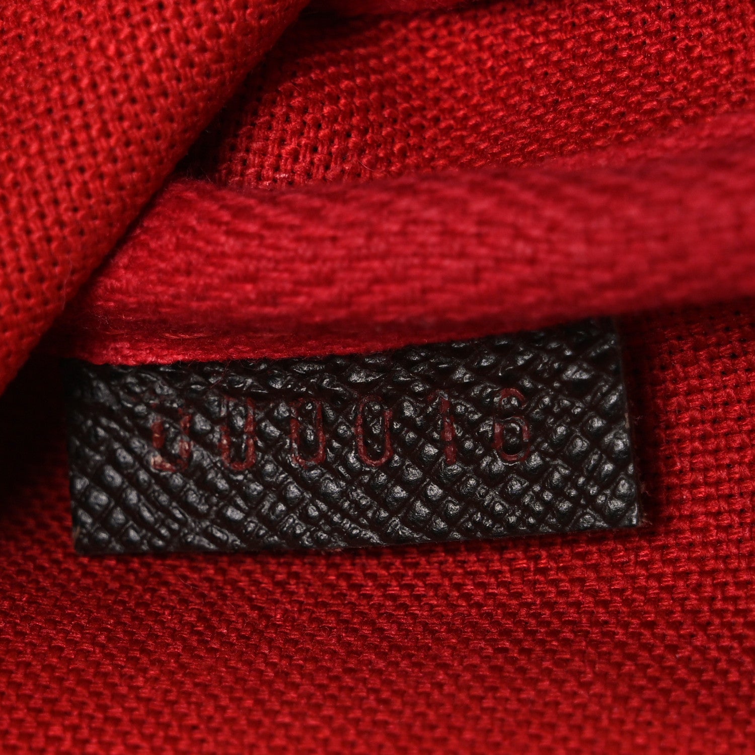 Damier Ebene Bucket Pochette Accessories