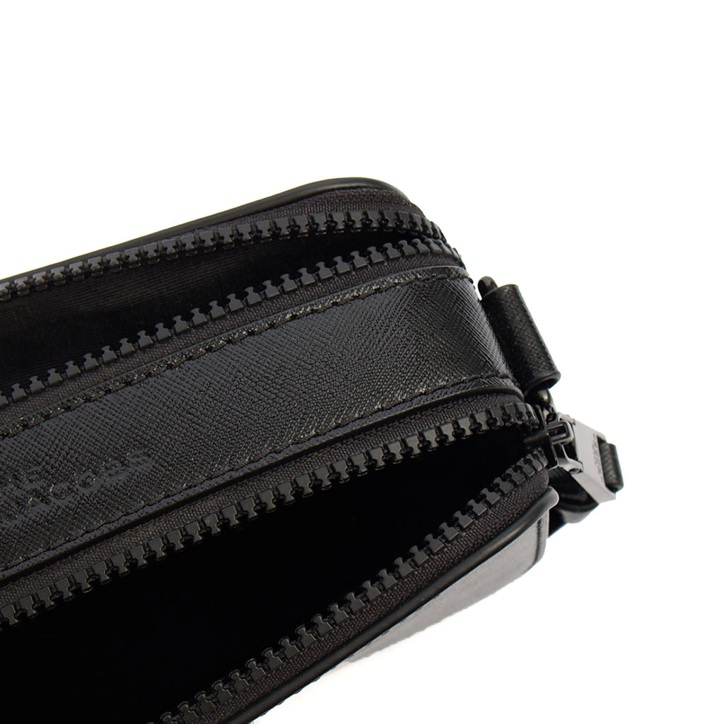 Marc Jacobs Cross Body Snapshot in Black, Leather