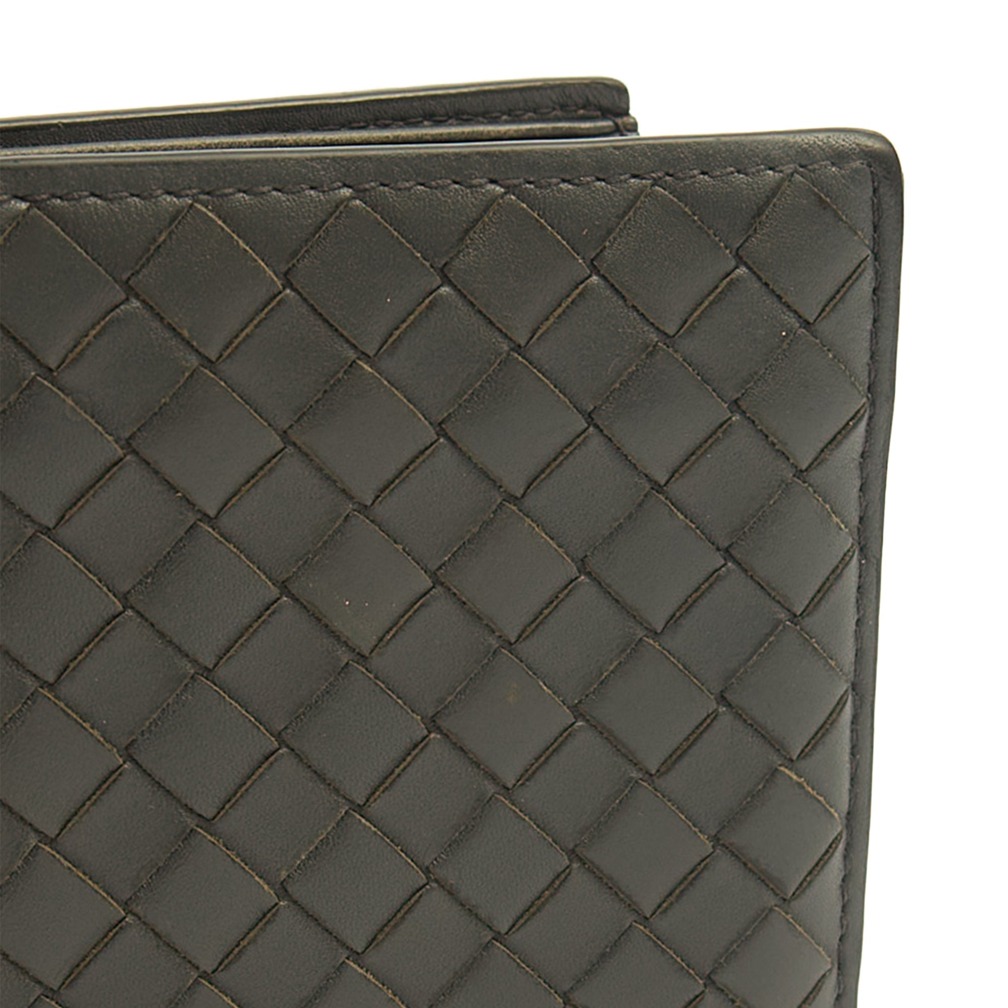 Bottega Veneta Wallet Bi-Fold Wallet in Black, Intrecciato Nappa