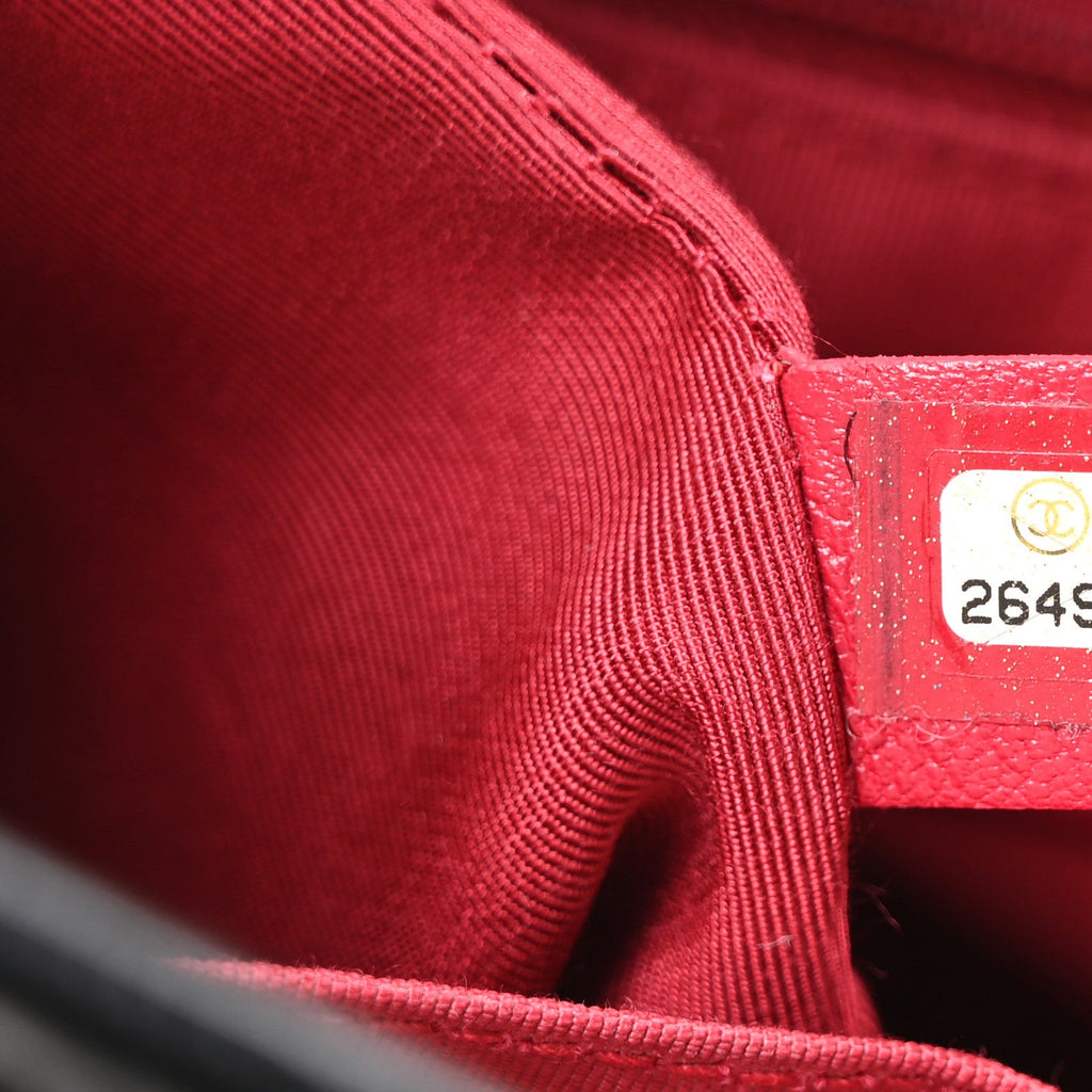 Aged Calfskin Quilted Medium Gabrielle Hobo Black White
