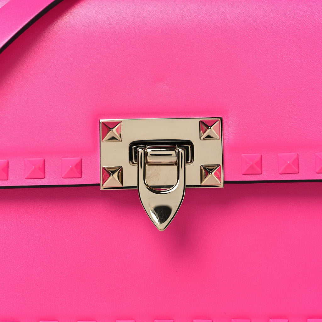 Smooth Calfskin Enamel Tonal Rockstud23 Shoulder Bag Pink PP