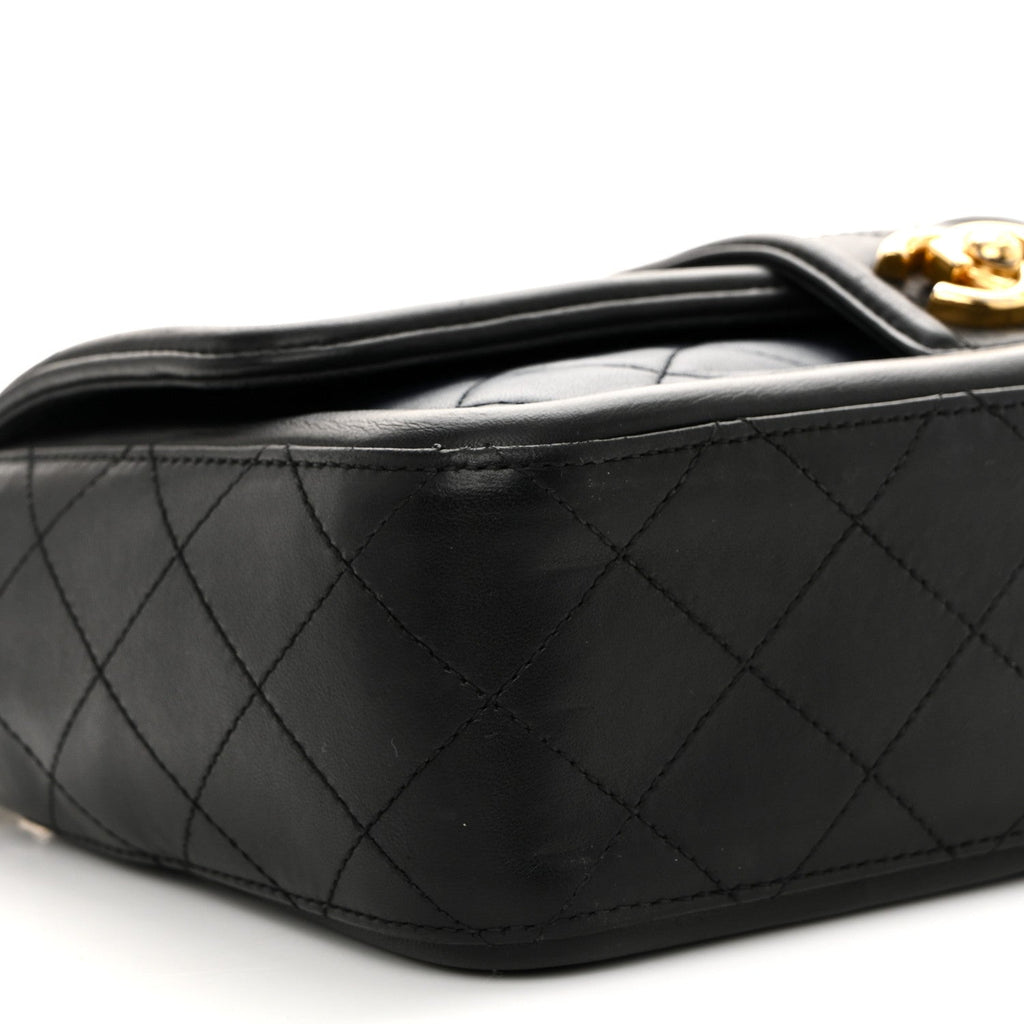 Lambskin Quilted Medium Elegant CC Flap Navy Black