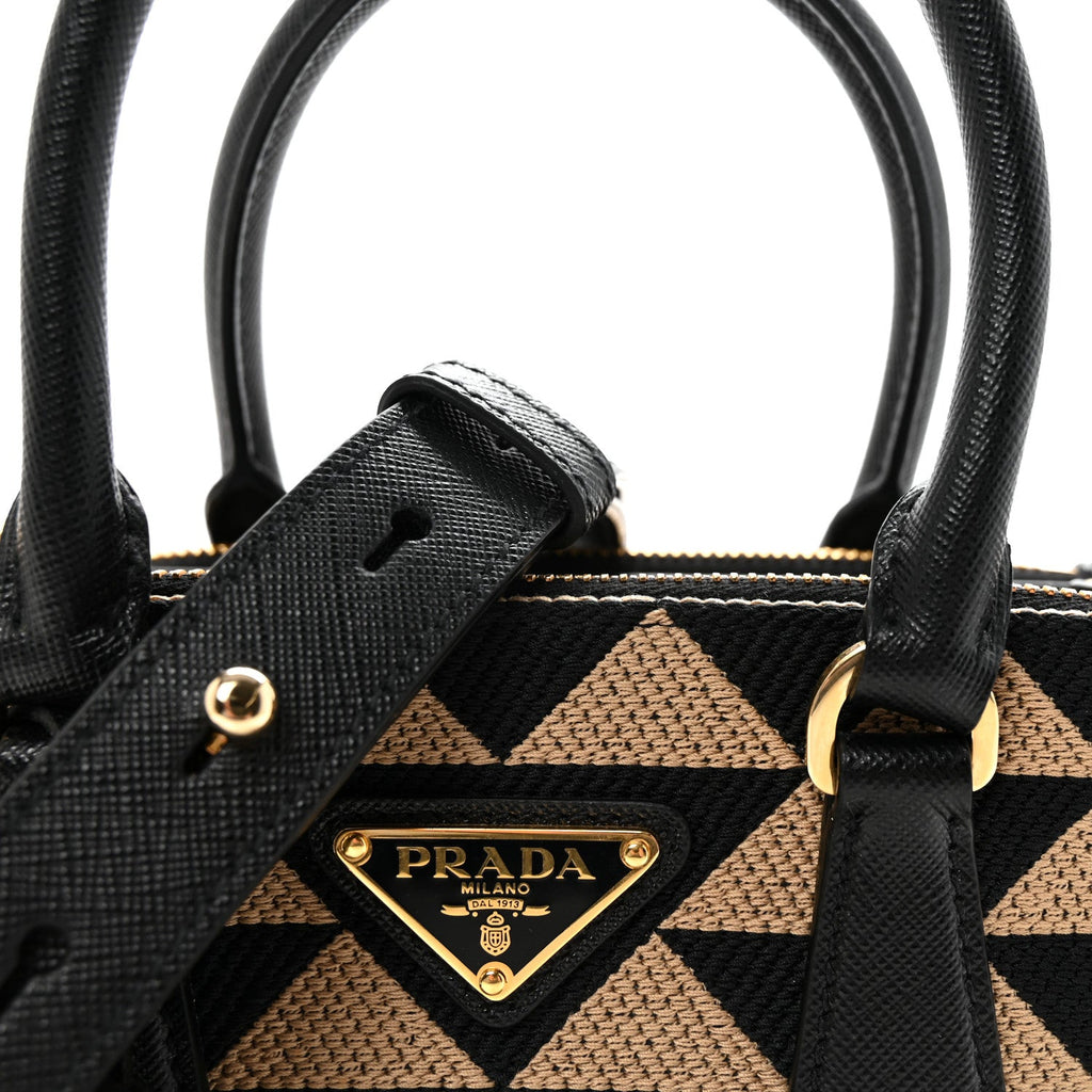 Jacquard Saffiano Triangolo Symbole Embroidered Mini Galleria Double Zip Tote Black Corda
