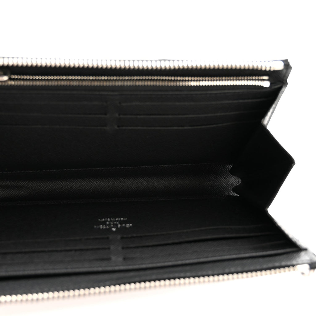 Taiga Dragonne Zippy Wallet Black