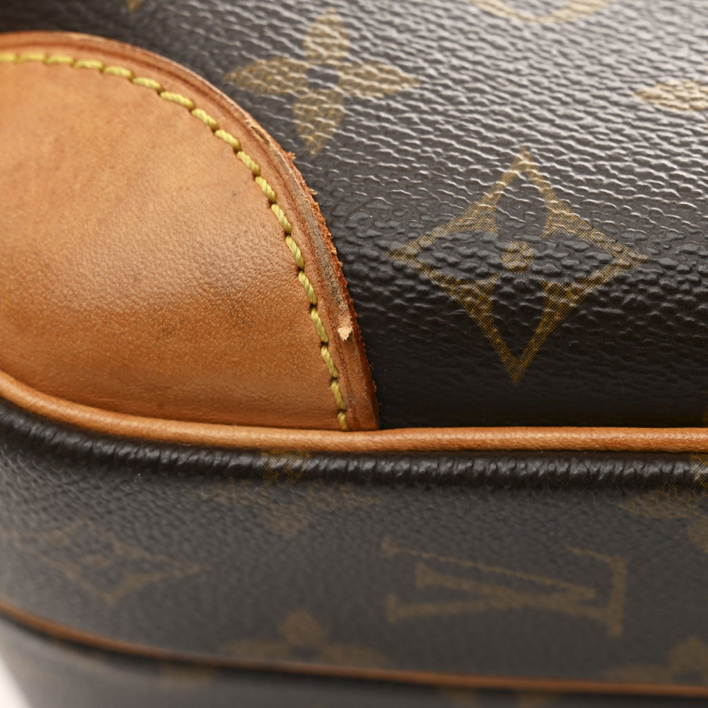 Monogram Nil 28