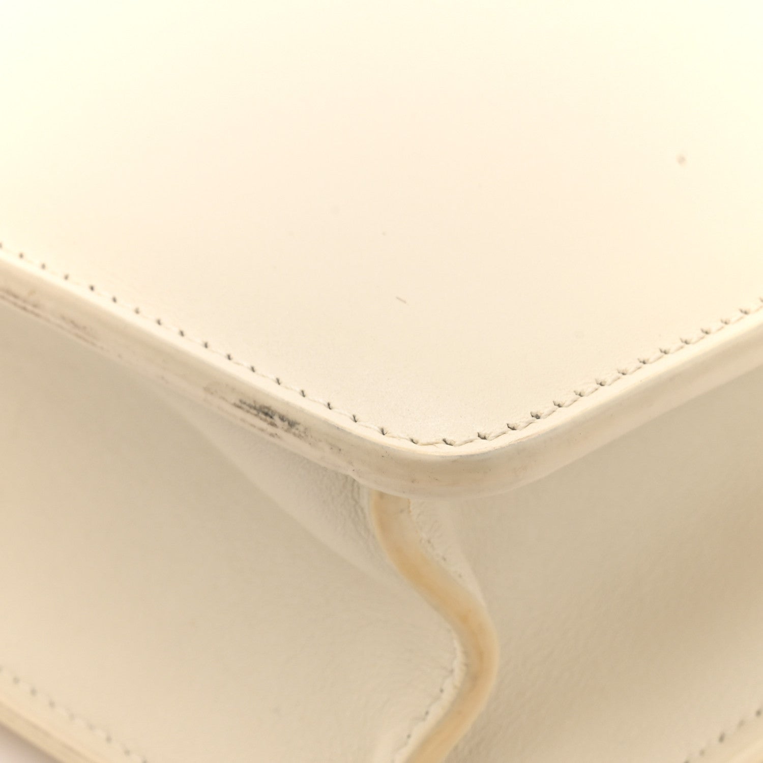 Box Calfskin 30 Montaigne Flap Bag Latte