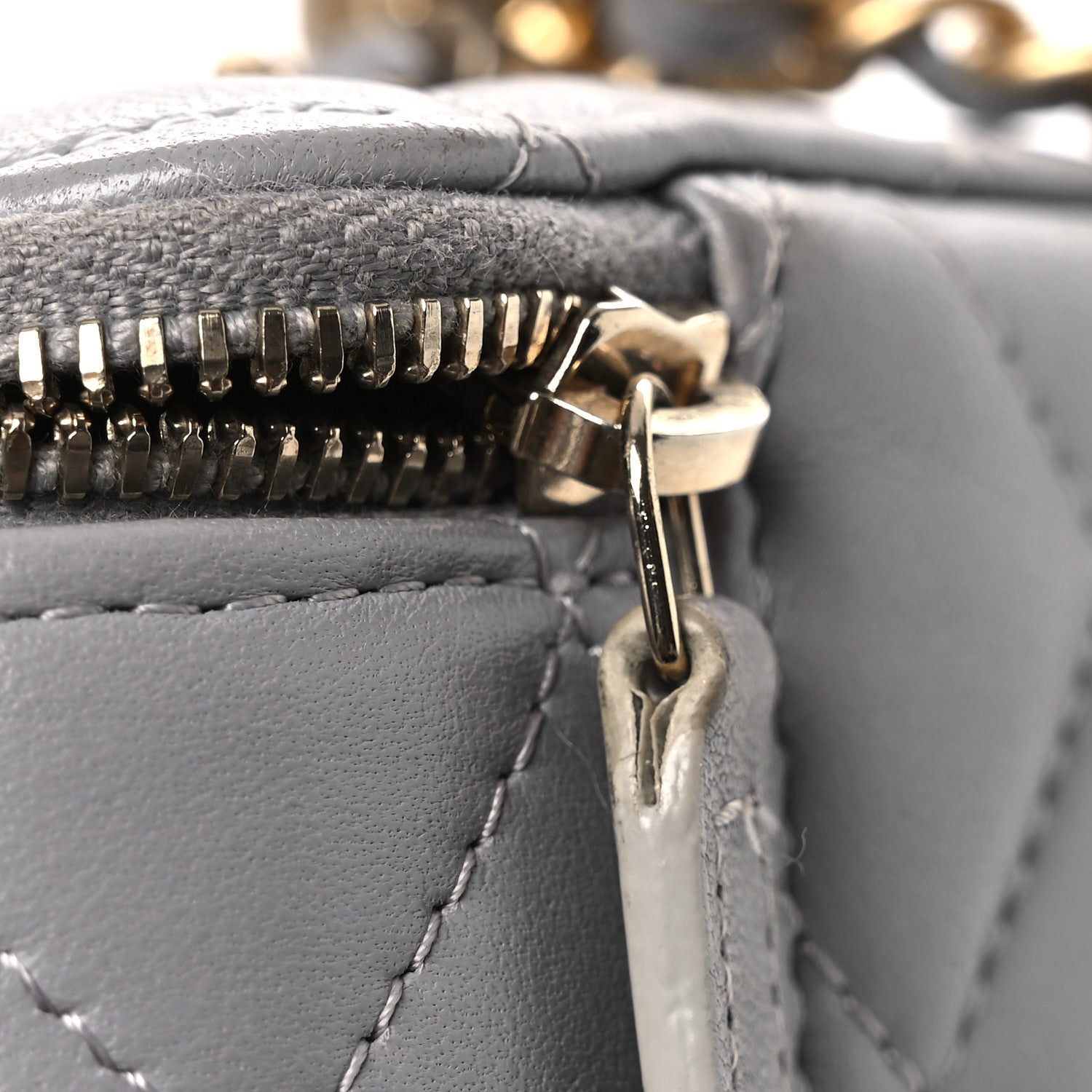 Lambskin Quilted Small Pearl Crush Vanity Case With Chain Grey