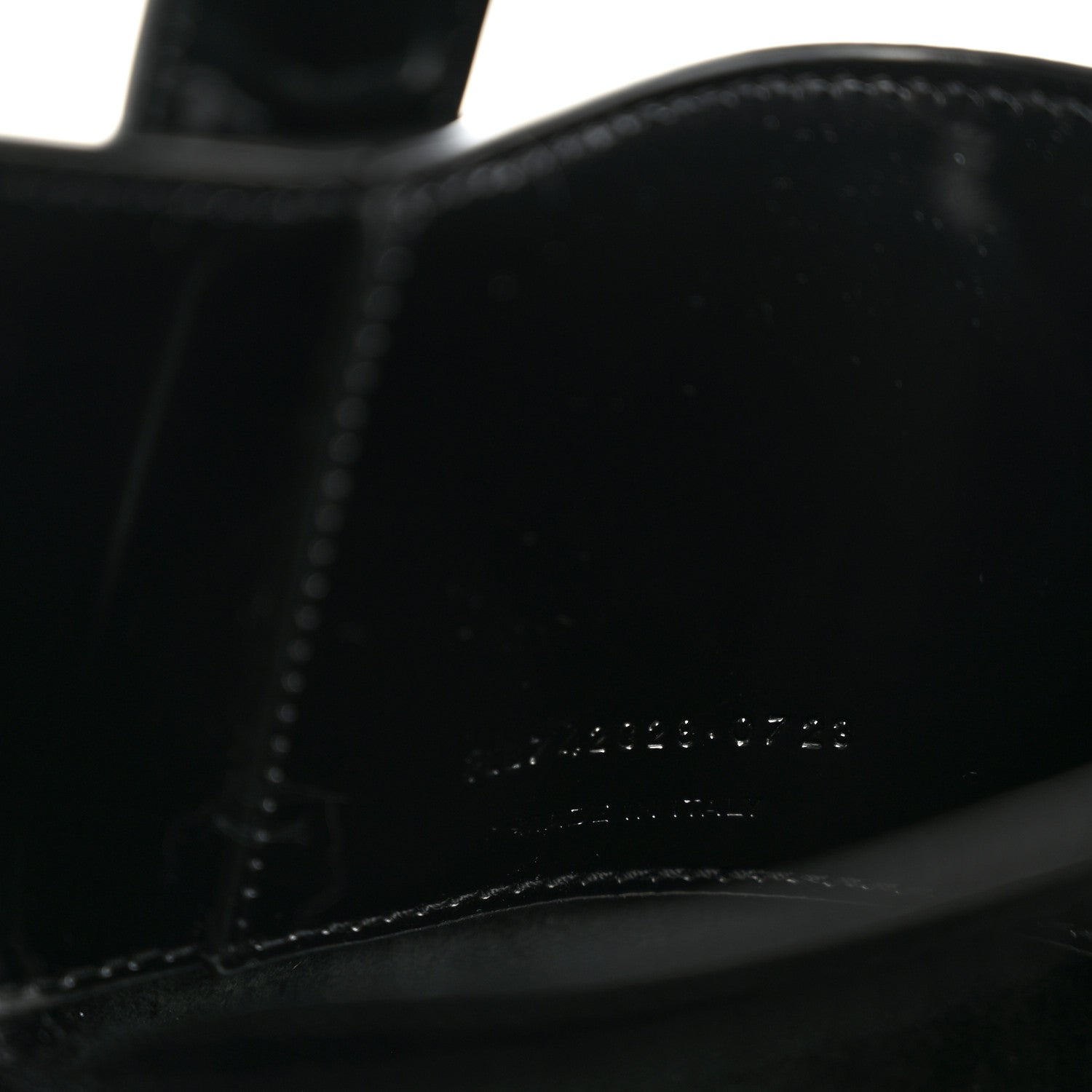 Patent Calfskin Le 37 Bucket Bag Black