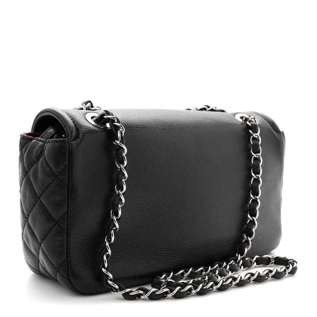 Caviar Medium Timeless CC Flap Black