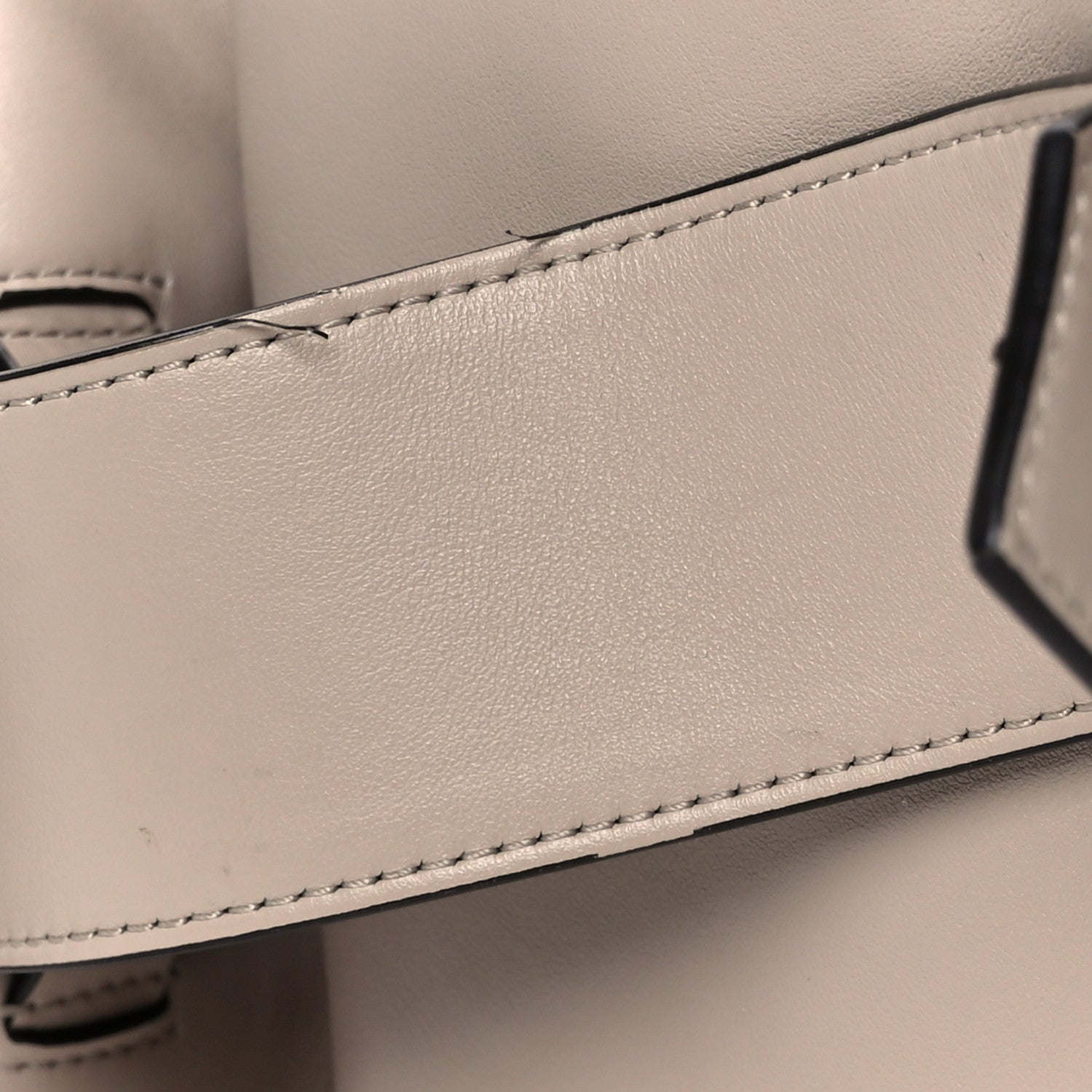 Soft Calfskin Medium Soft Antigona Dune