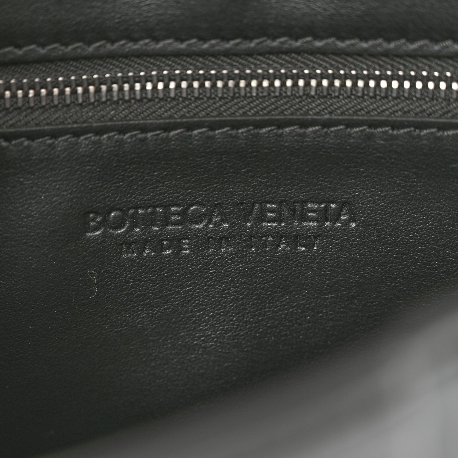Calfskin Maxi Intreccio Cassette With Strap Bag Dark Green