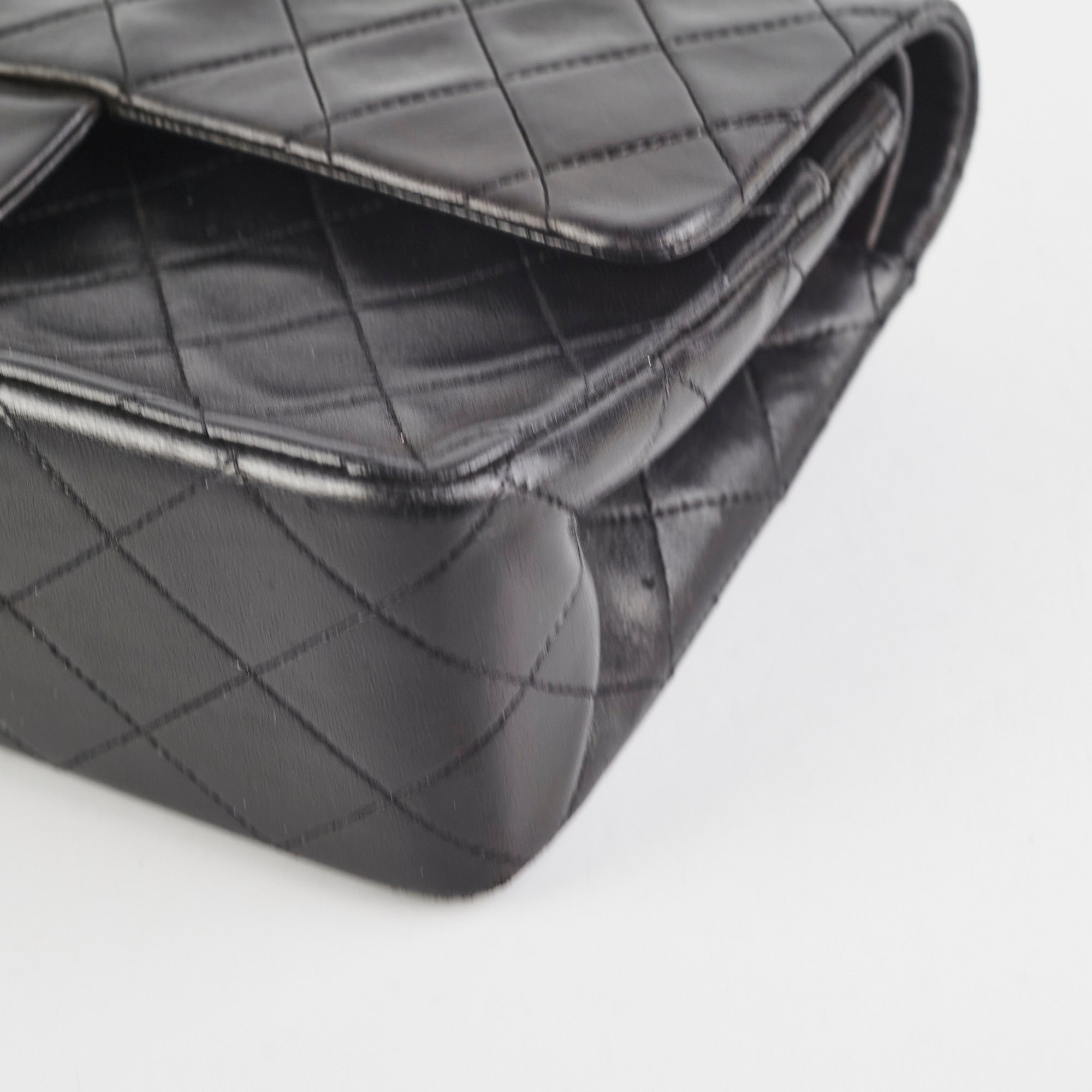 Chanel Vintage M/L Classic Flap Lambskin Black- Series 2